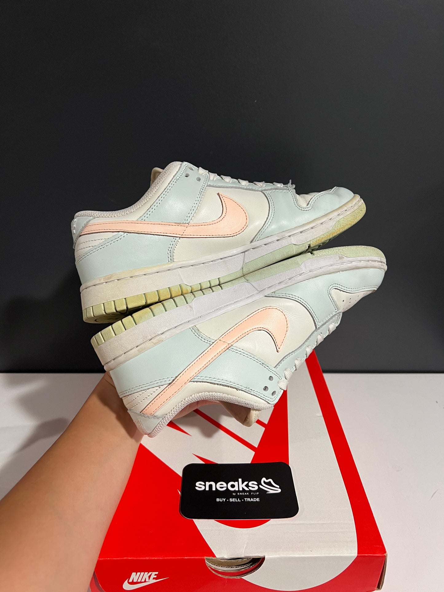 USED Wmns Dunk Low Barely Green DD1503-104 SIZE 6.5M OG ALL AG25-241