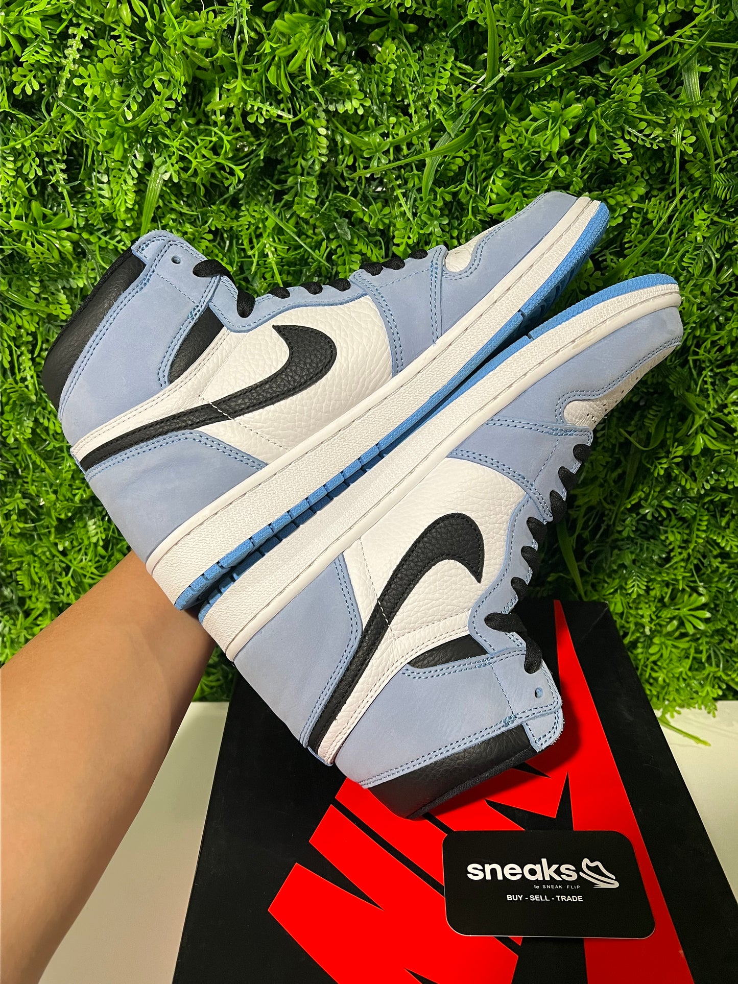 USED Air Jordan 1 Retro High OG University Blue 555088-134 SIZE 10M OG ALL