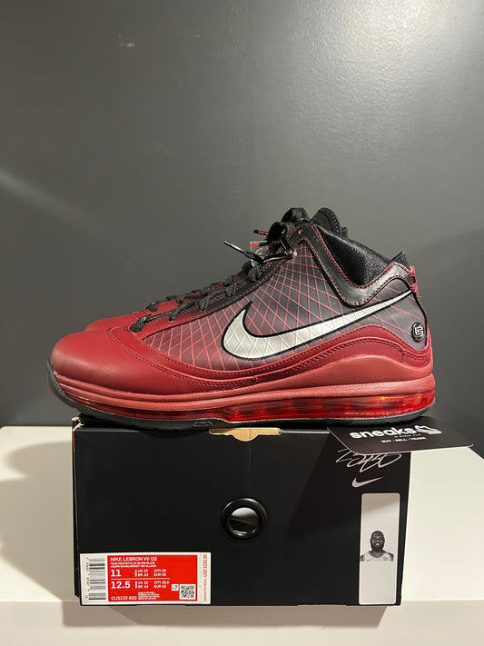 NEW Nike LeBron 7 Christmas CU5133-600 SIZE 11M OG ALL JY25-215