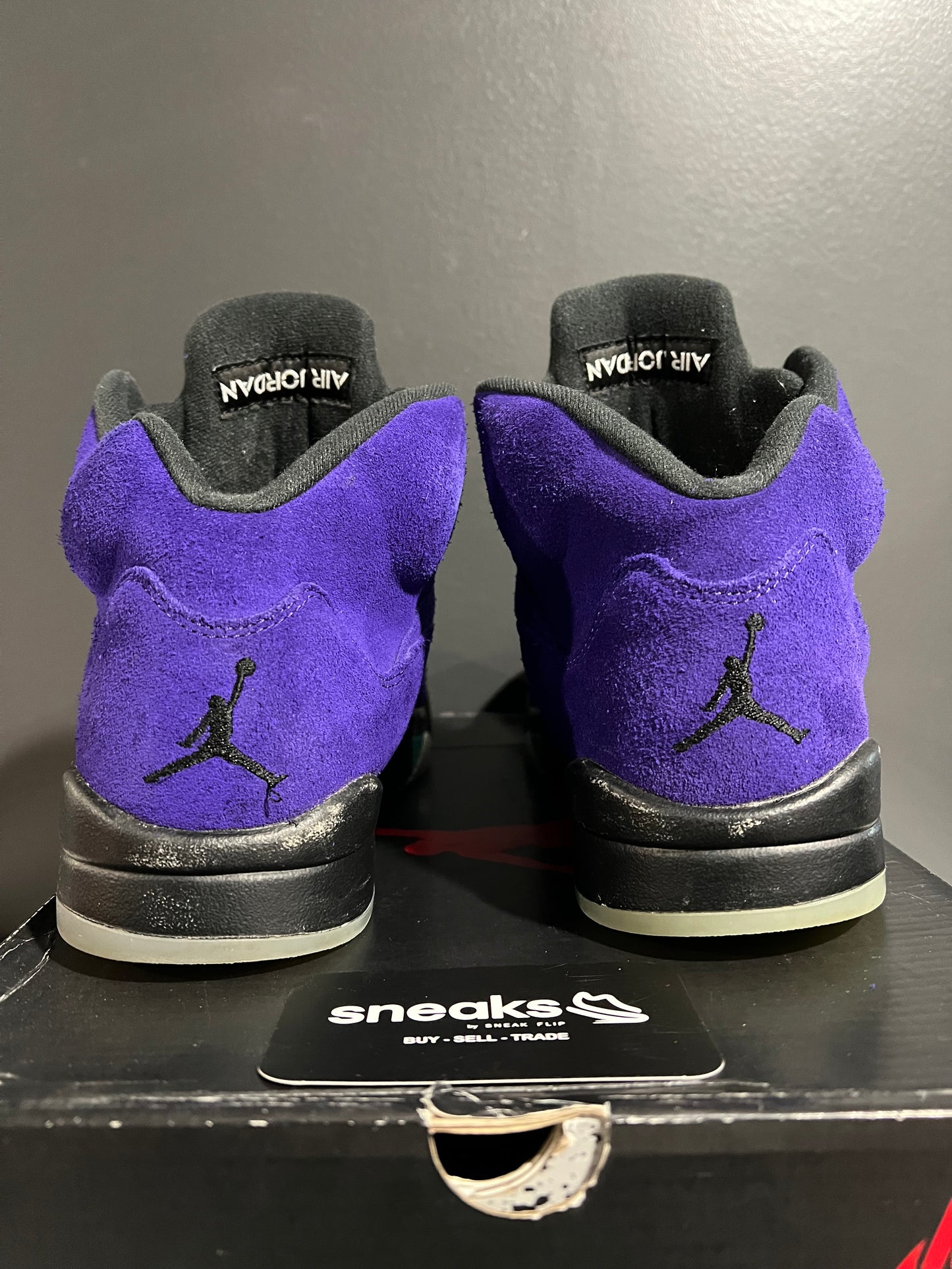 USED Air Jordan 5 Retro Alternate Grape 136027-500 SIZE 9M OG ALL AG25-183