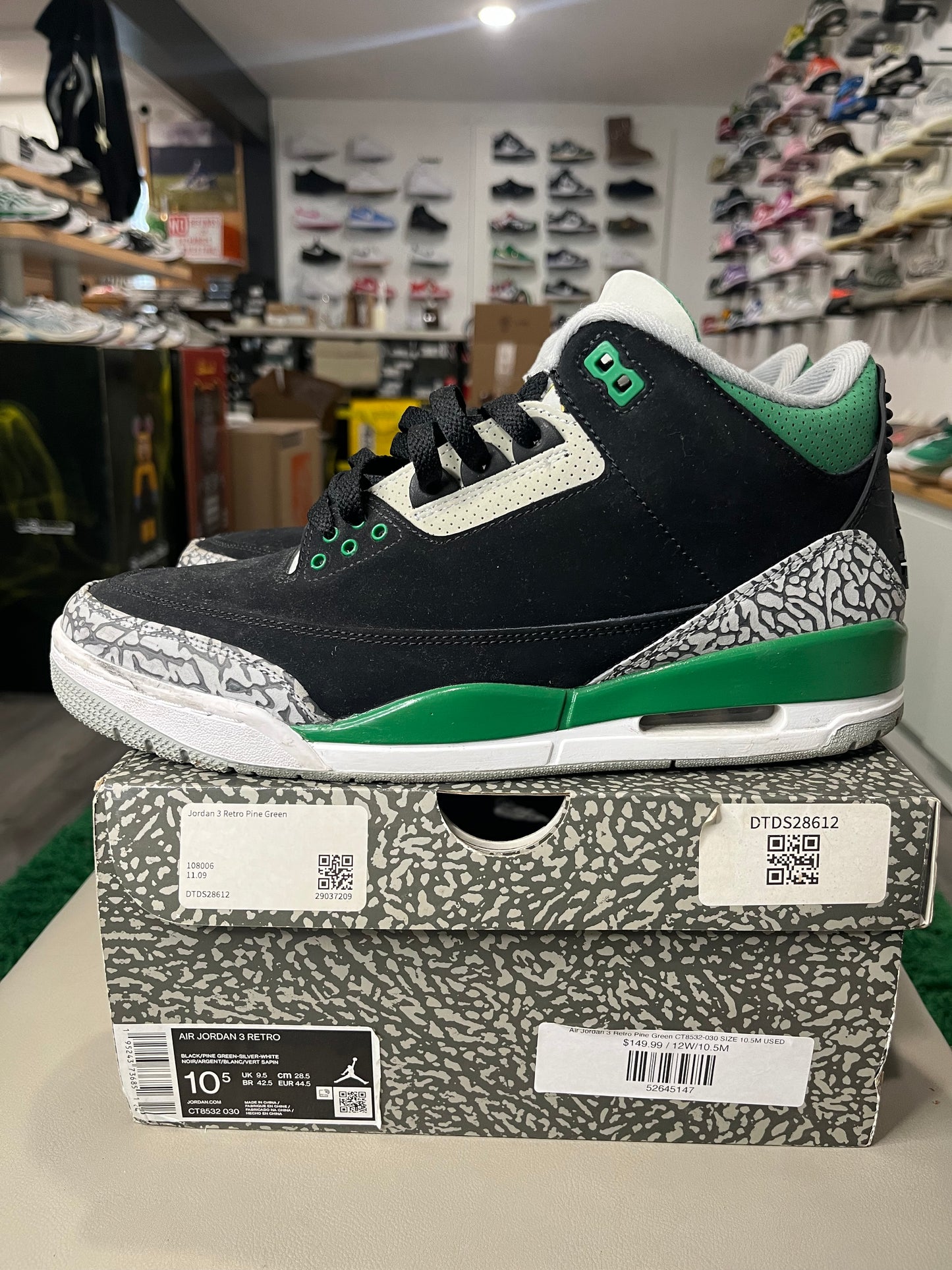 Air Jordan 3 Retro Pine Green CT8532-030 SIZE 10.5M USED