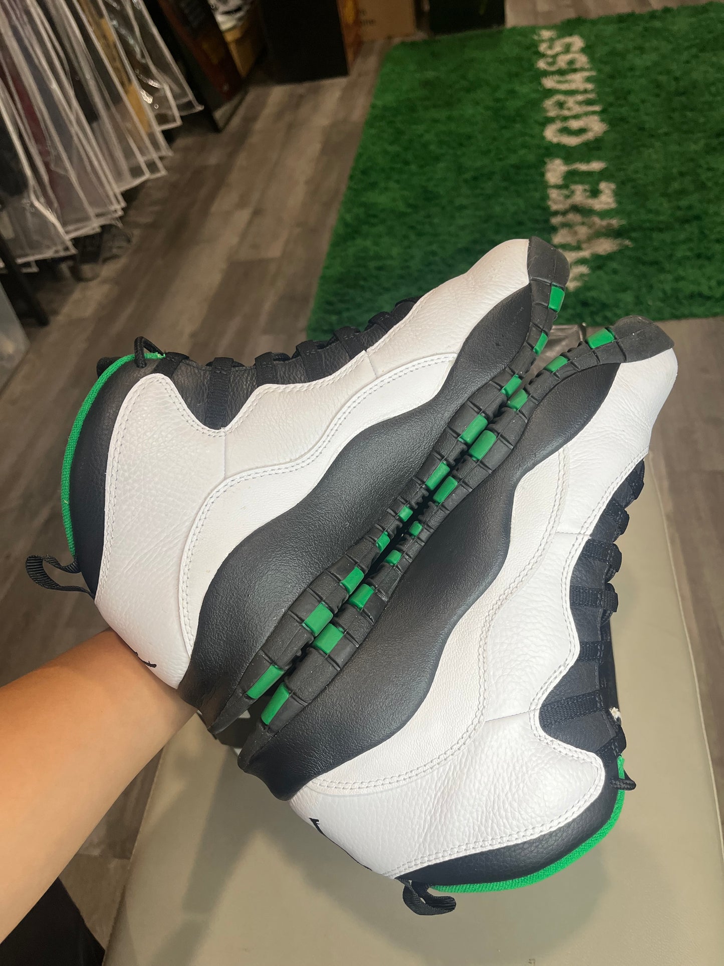 Air Jordan 10 Retro Seattle 2019 310805-137 USED SIZE 10M