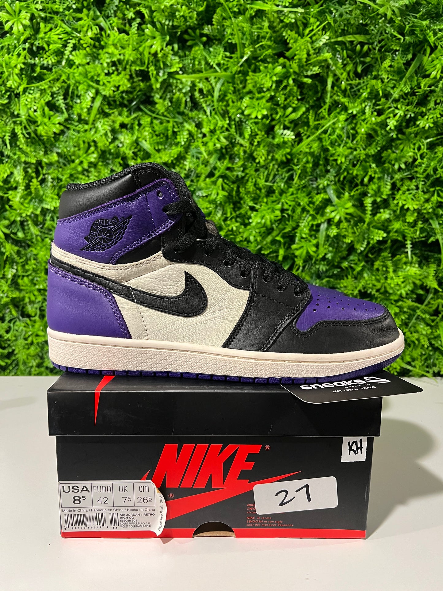 USED Air Jordan 1 Retro High OG Court Purple 555088-501 SIZE 8.5M