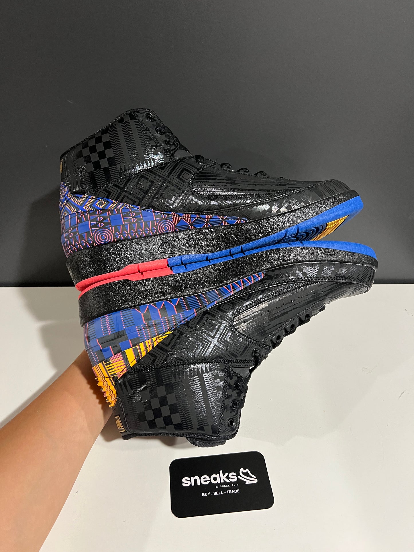 USED Air Jordan 2 Retro Black History Month 2019 BQ7618-007 SIZE 11M OG ALL JY25-184