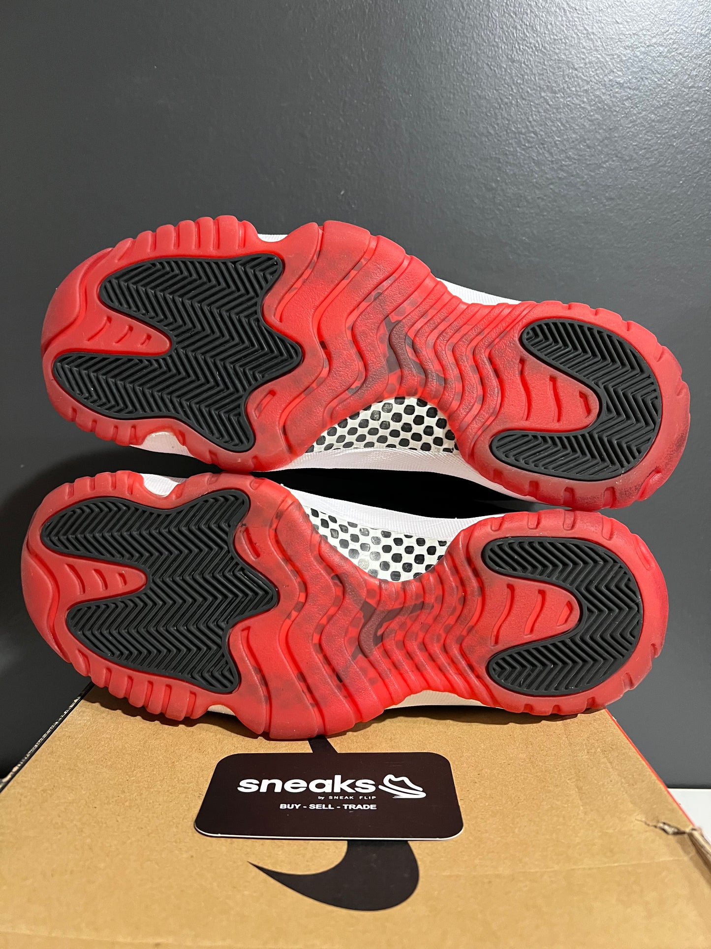 USED Air Jordan 11 Retro “Bred” 2019 (Playoffs) 378037-061 SIZE 8M OG ALL JY25-282