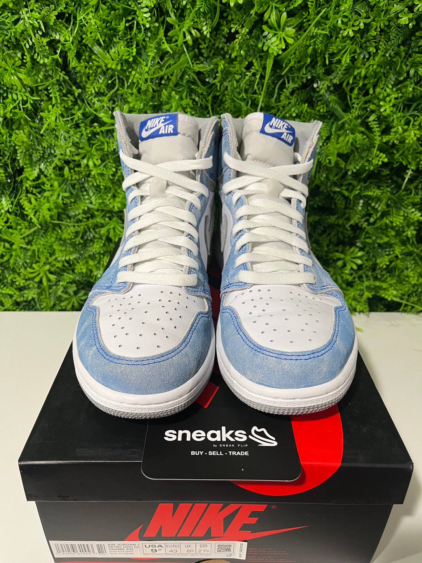 USED Air Jordan 1 Retro High OG Hyper Royal 555088-402 SIZE 9.5M OG ALL
