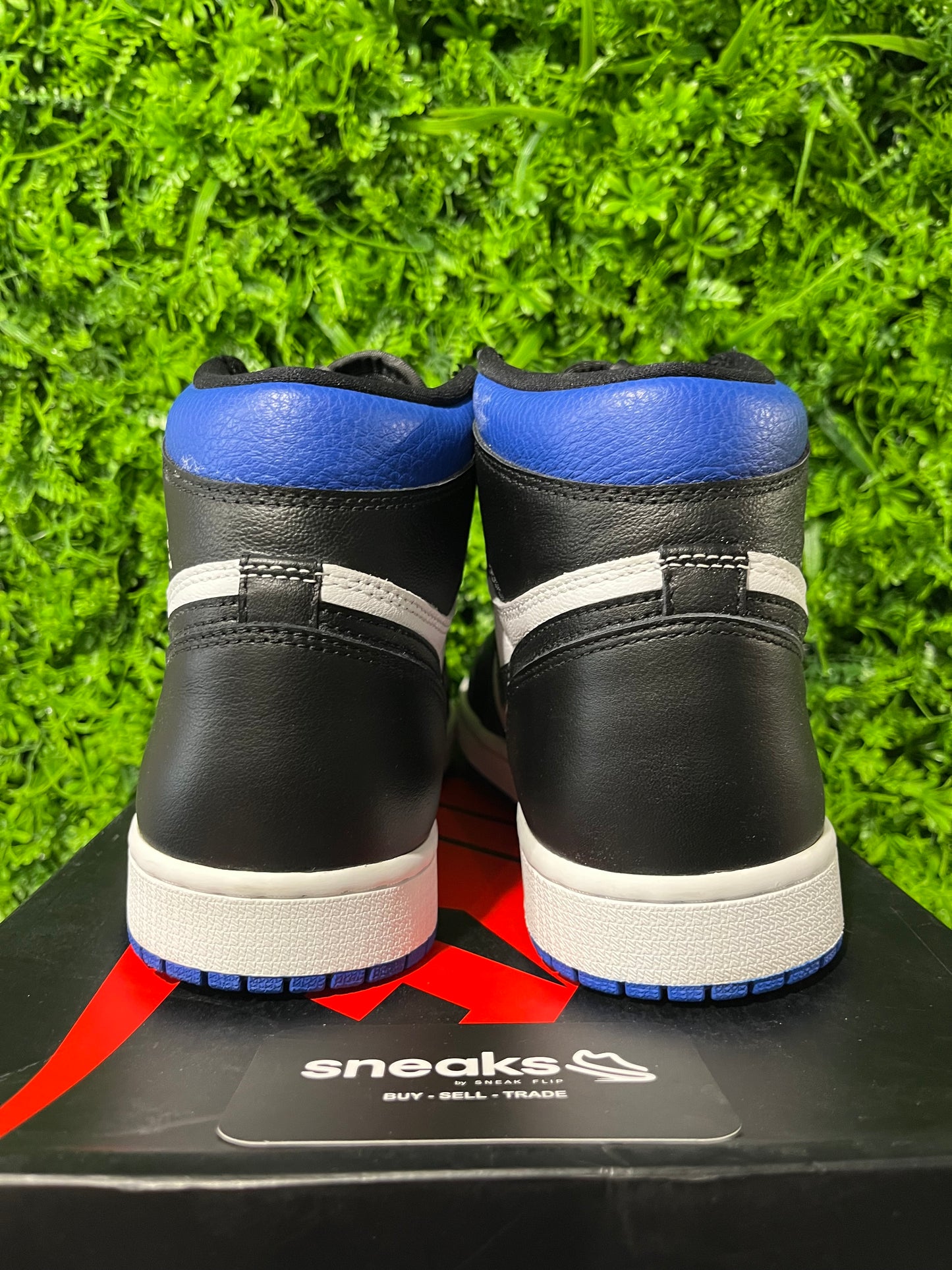 USED Air Jordan 1 Retro High OG Royal Toe 555088-041 SIZE 10M OG ALL