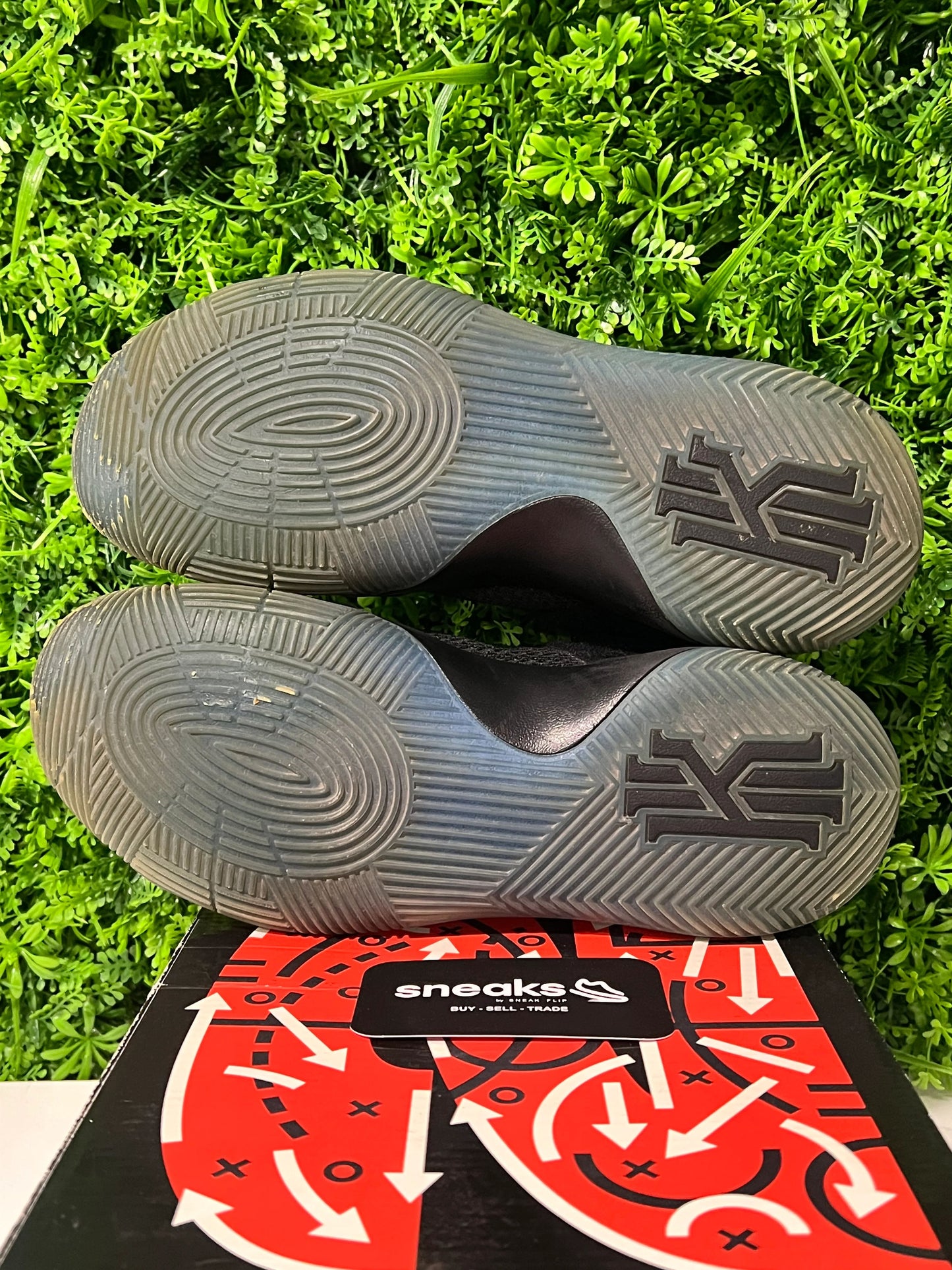 Nike Kyrie 2 Duke - Used