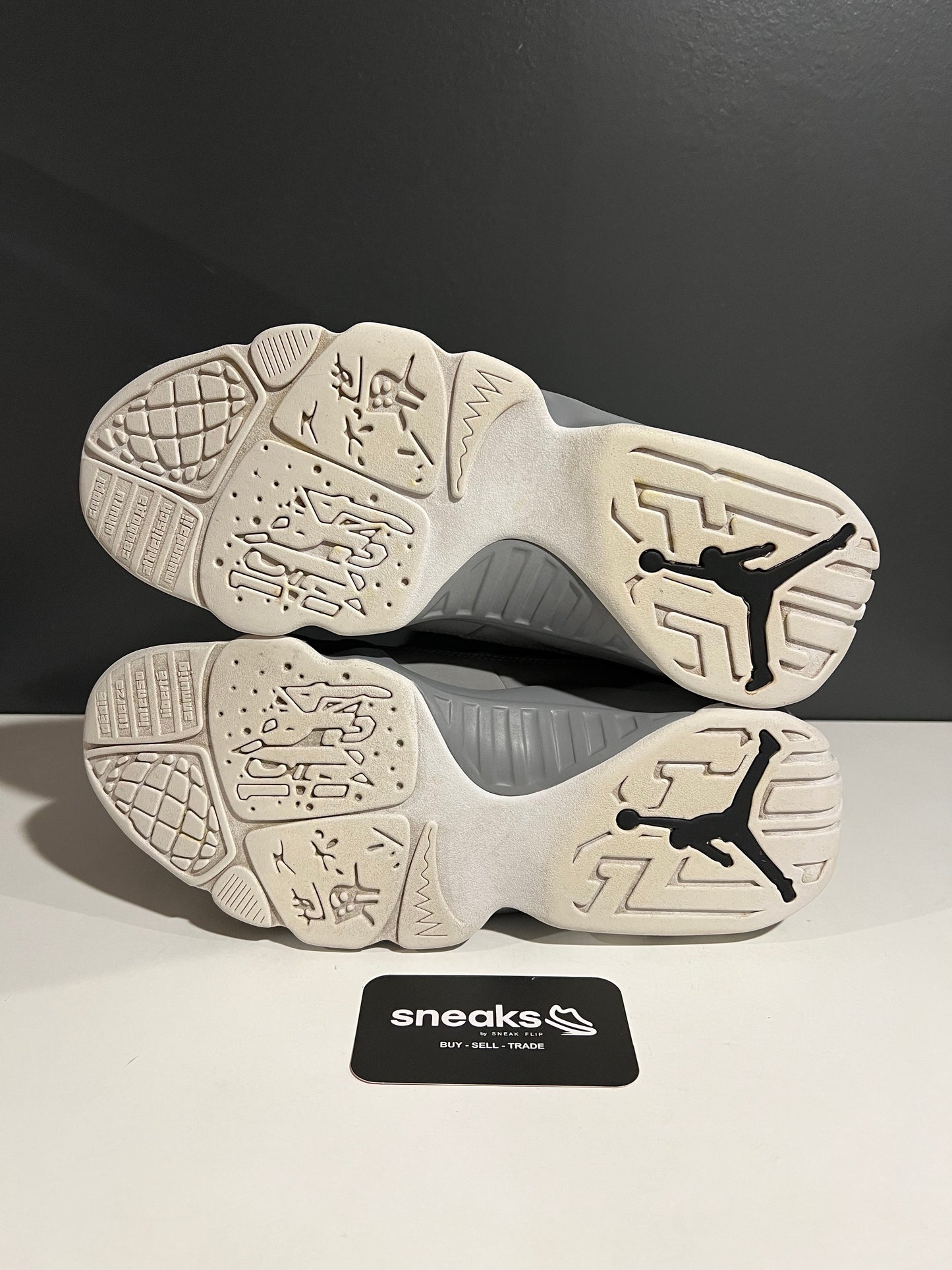 Jordan 9 Retro Particle Grey - Used