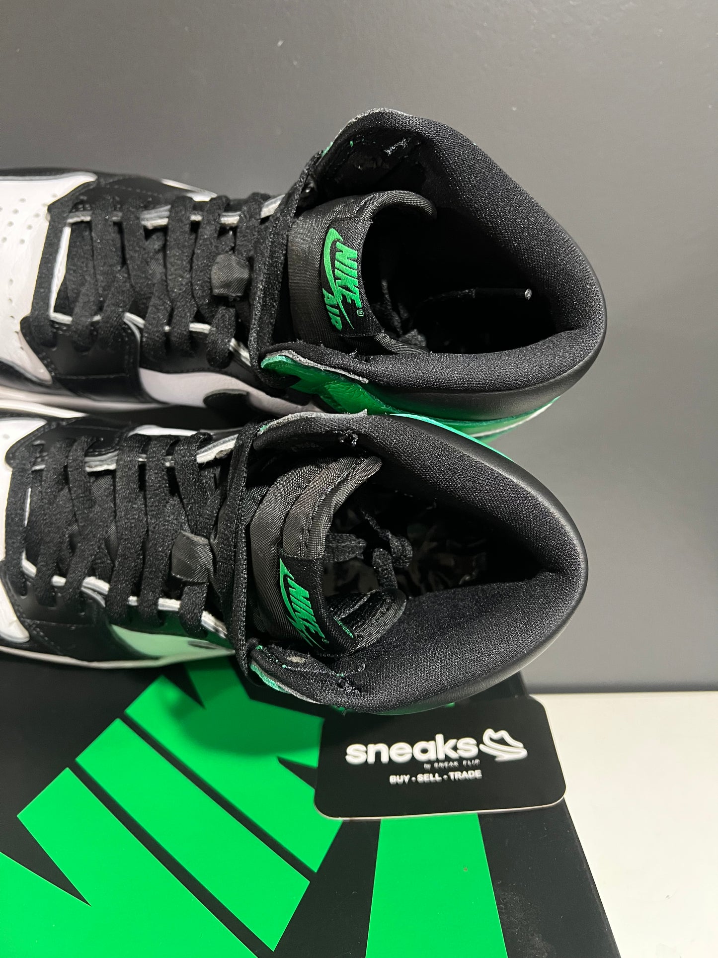 USED Air Jordan 1 Retro High OG Lucky Green DZ5485-031 SIZE 10M OG ALL AG25-49