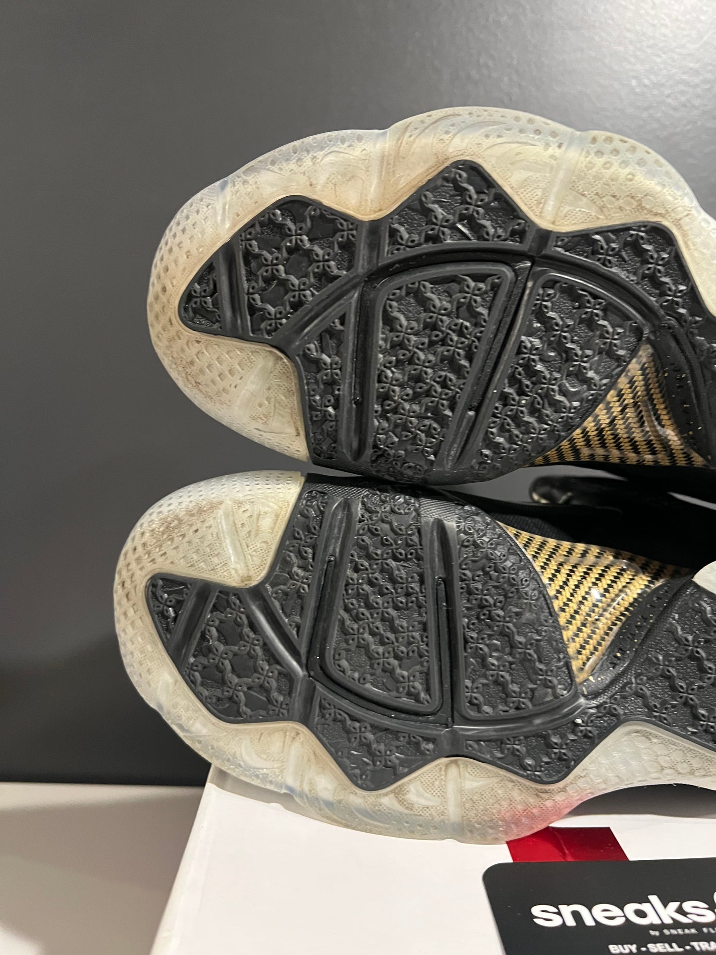 USED LeBron 9 Watch The Throne 2022 DO9353-001 SIZE 10M OG ALL AG25-273