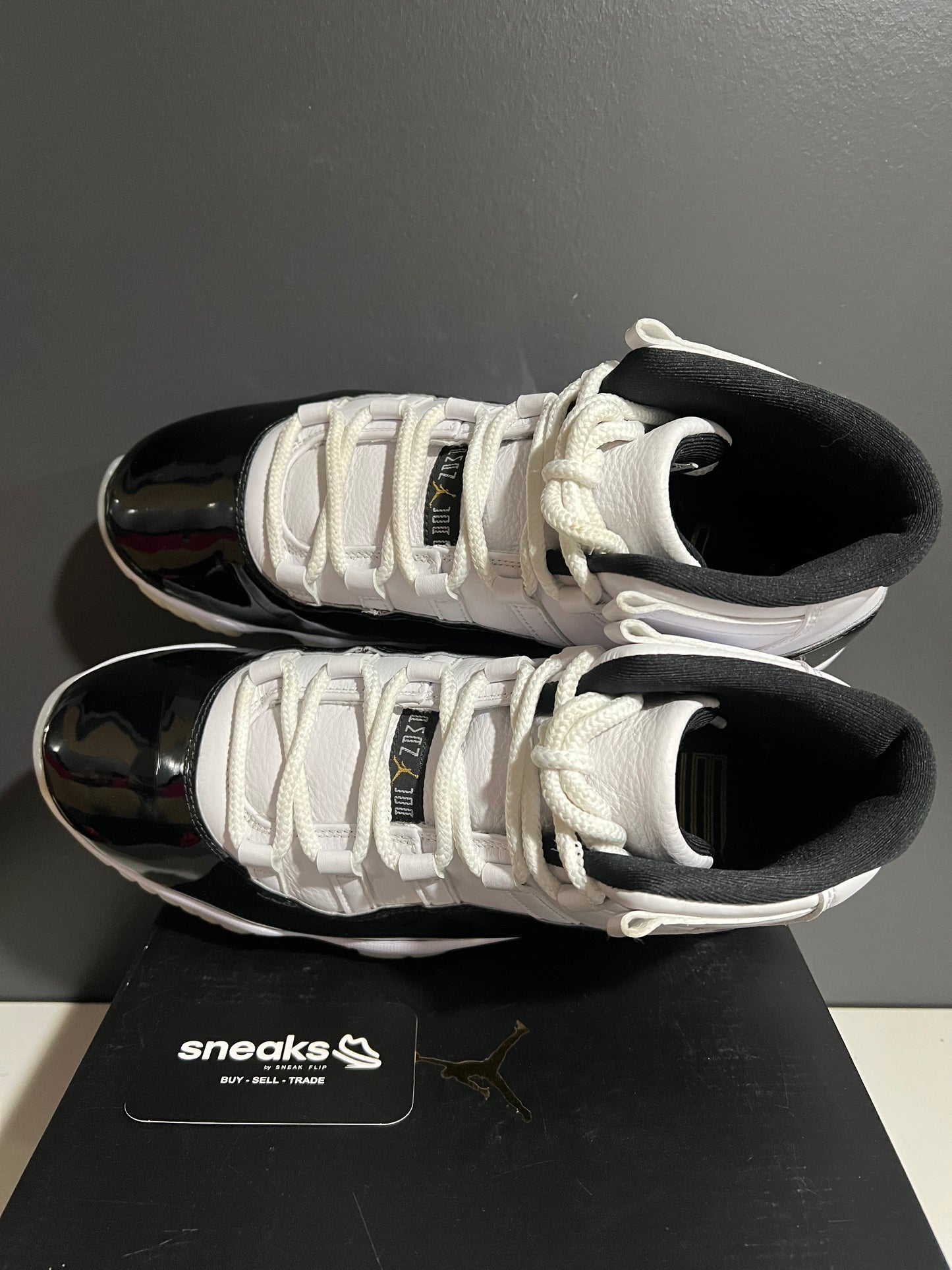 USED Air Jordan 11 Retro Gratitude Defining Moments CT8012 170 SIZE 10M OG ALL AG25-169