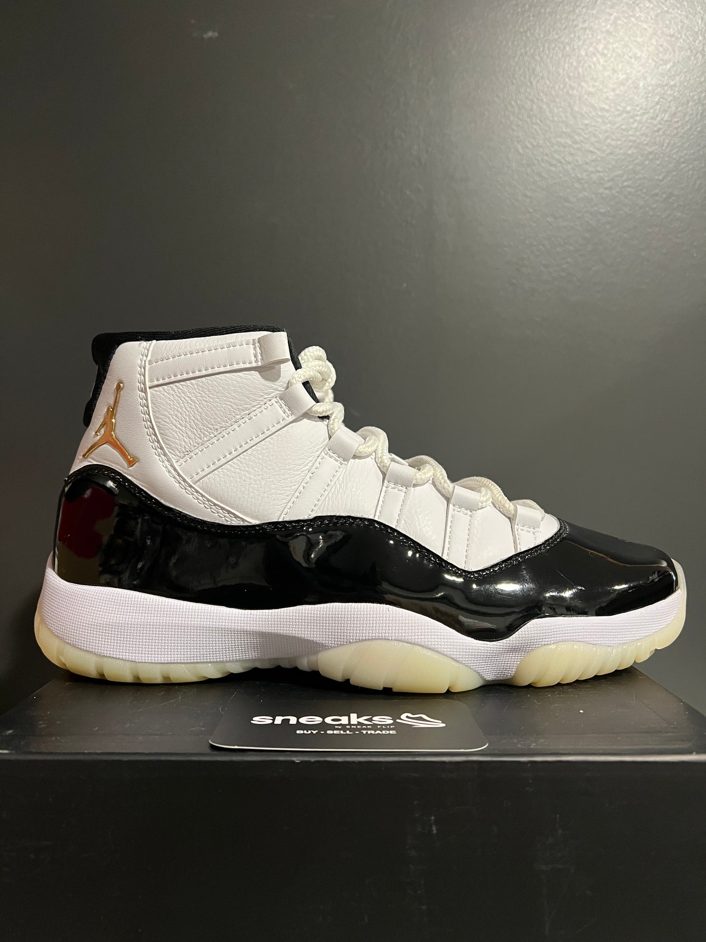 USED Air Jordan 11 Retro Gratitude Defining Moments CT8012 170 SIZE 10M OG ALL AG25-169