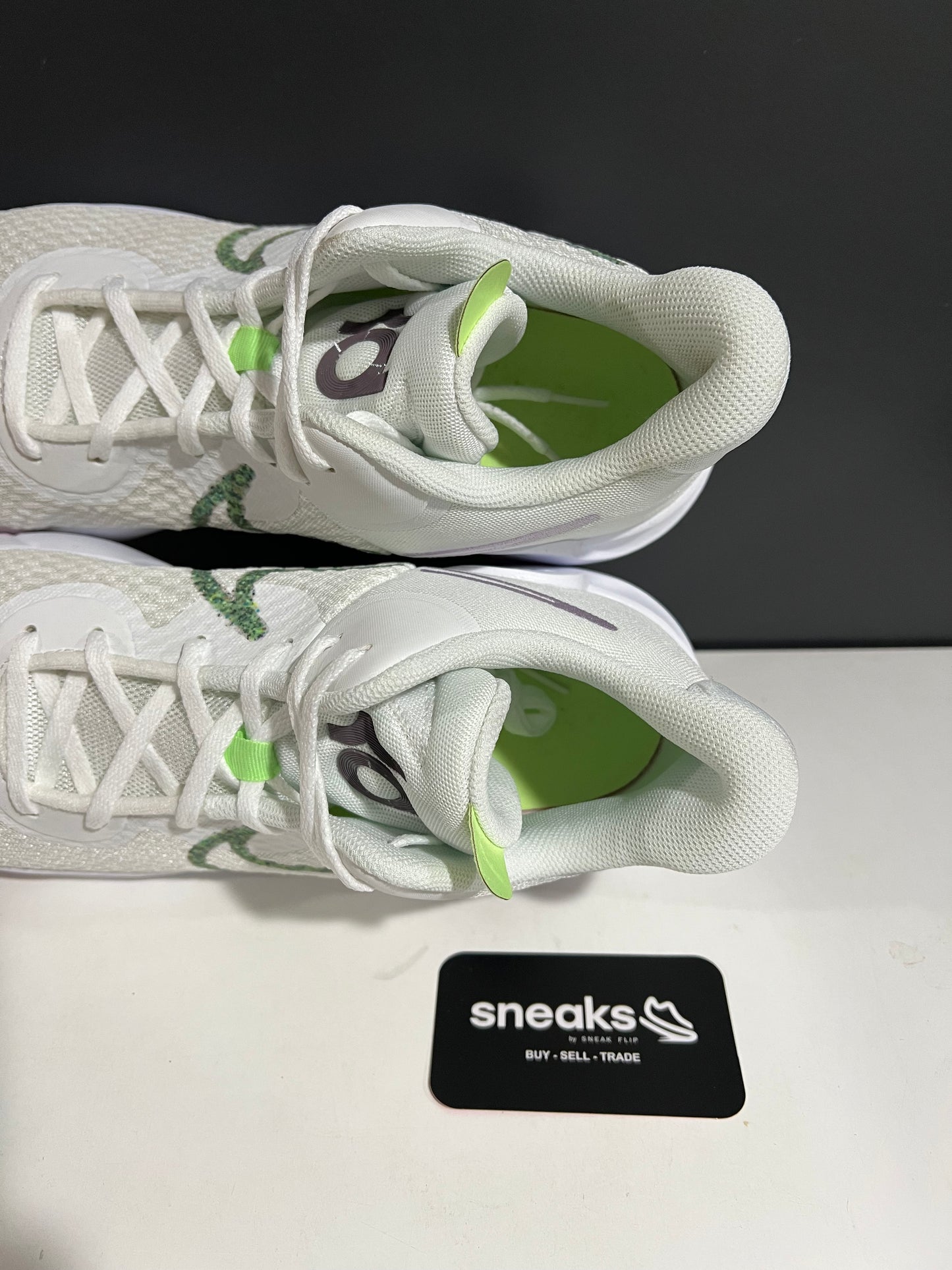 USED KD Trey 5 IX White Lime Light Purple DJ6921-100 SIZE 11M NO BOX AG25-77