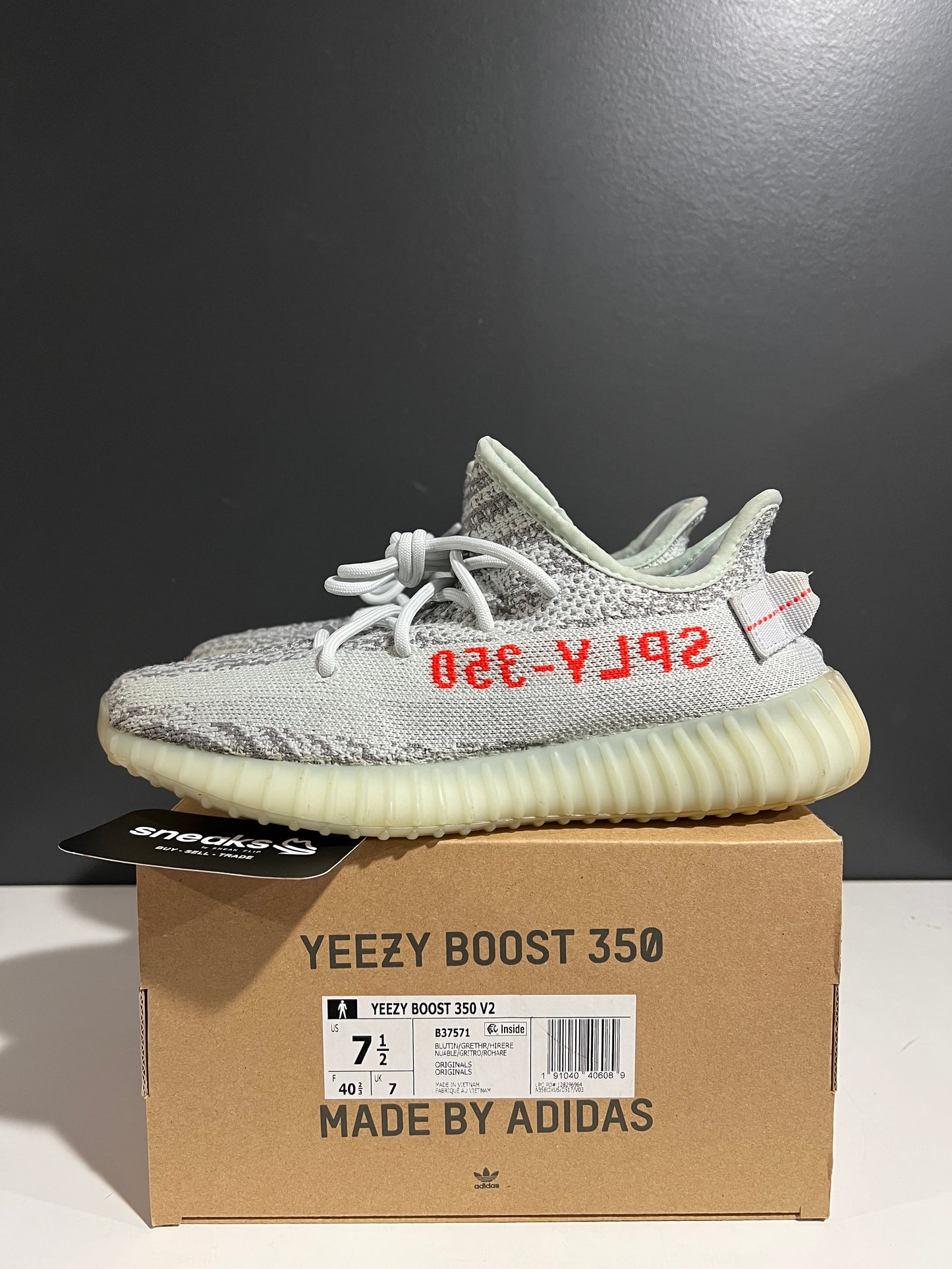 USED Yeezy Boost 350 V2 'Blue Tint' 2017 B37571 SIZE 7.5M OG ALL AG25-174