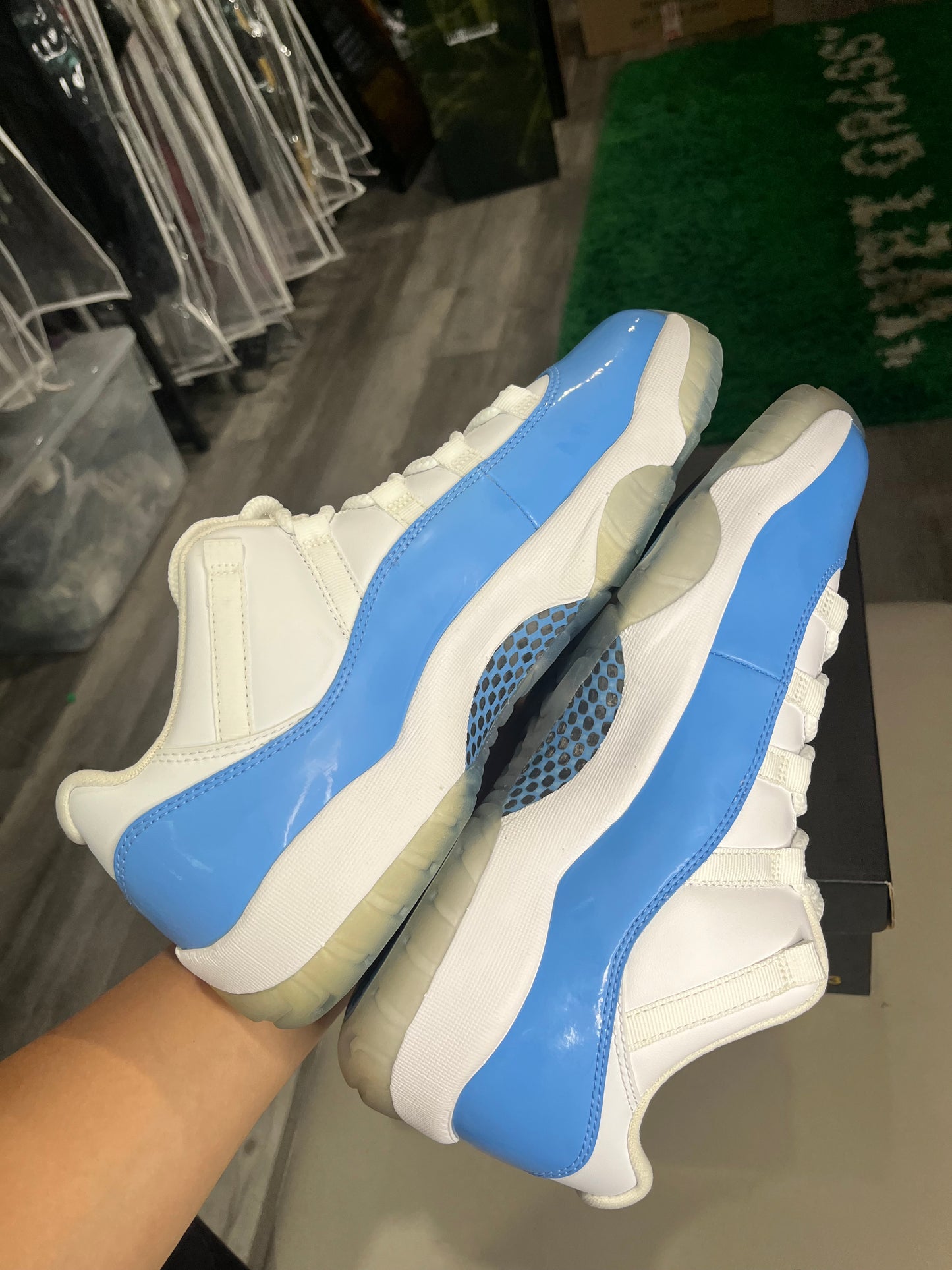 Air Jordan 11 Retro Low UNC 528895-106