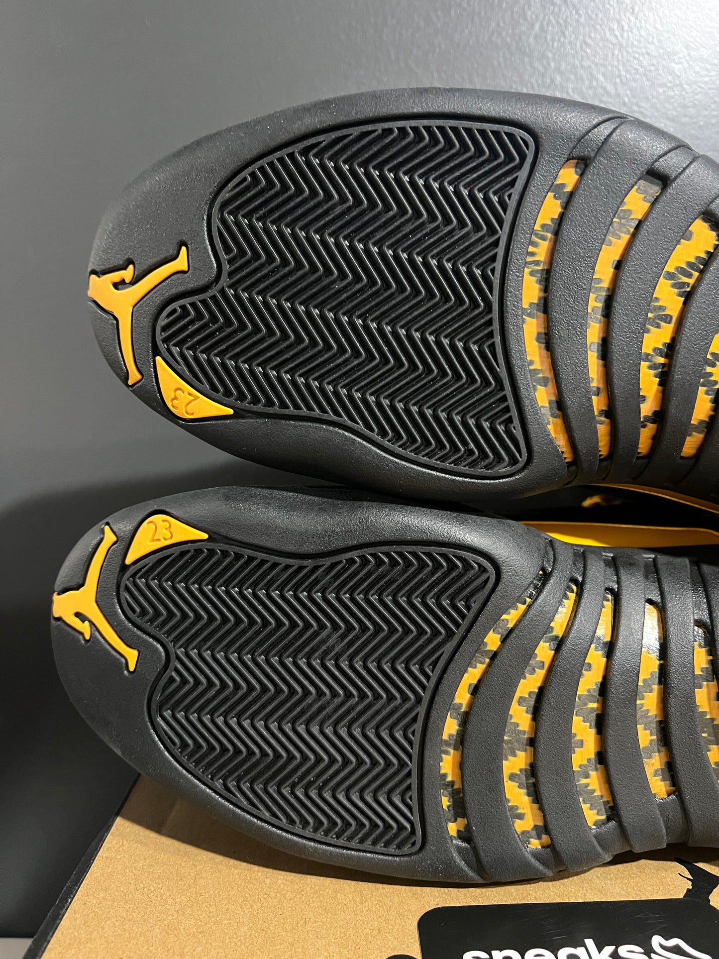 NEW Air Jordan 12 Retro Black Taxi CT8013-071 SIZE 13M OG ALL AG25-238