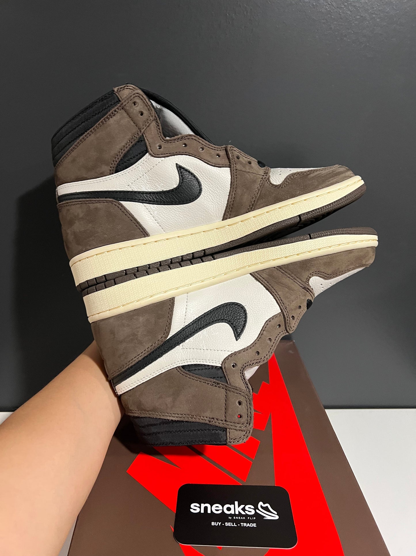 Jordan 1 Retro High OG SP Travis Scott Mocha (Sample)