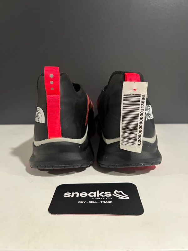 SIZE 11.5M The North Face Pink Vectiv Sneakers Pink - New (NO BOX)