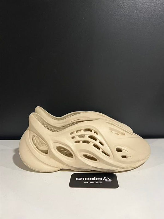 USED SIZE 9M adidas Yeezy Foam RNNR Sand - USED NO BOX