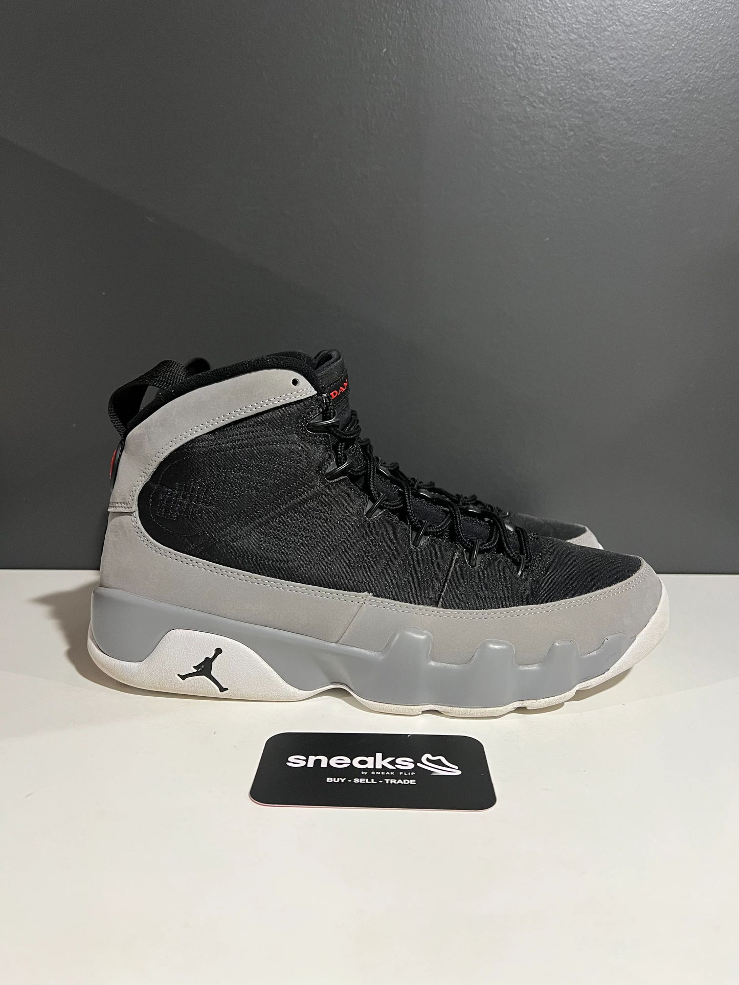 Jordan 9 Retro Particle Grey - Used