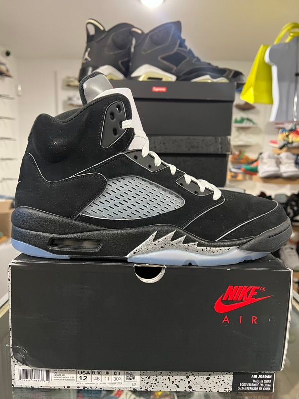 USED SIZE 12M Jordan 5 Retro OG Black Metallic Reimagined - Used