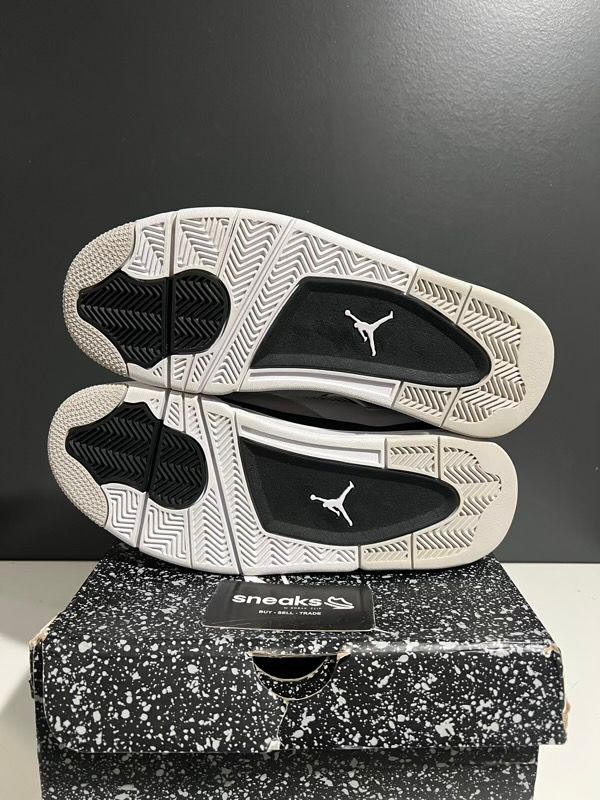 USED SIZE 9.5M Jordan 4 Retro Military Black - Used