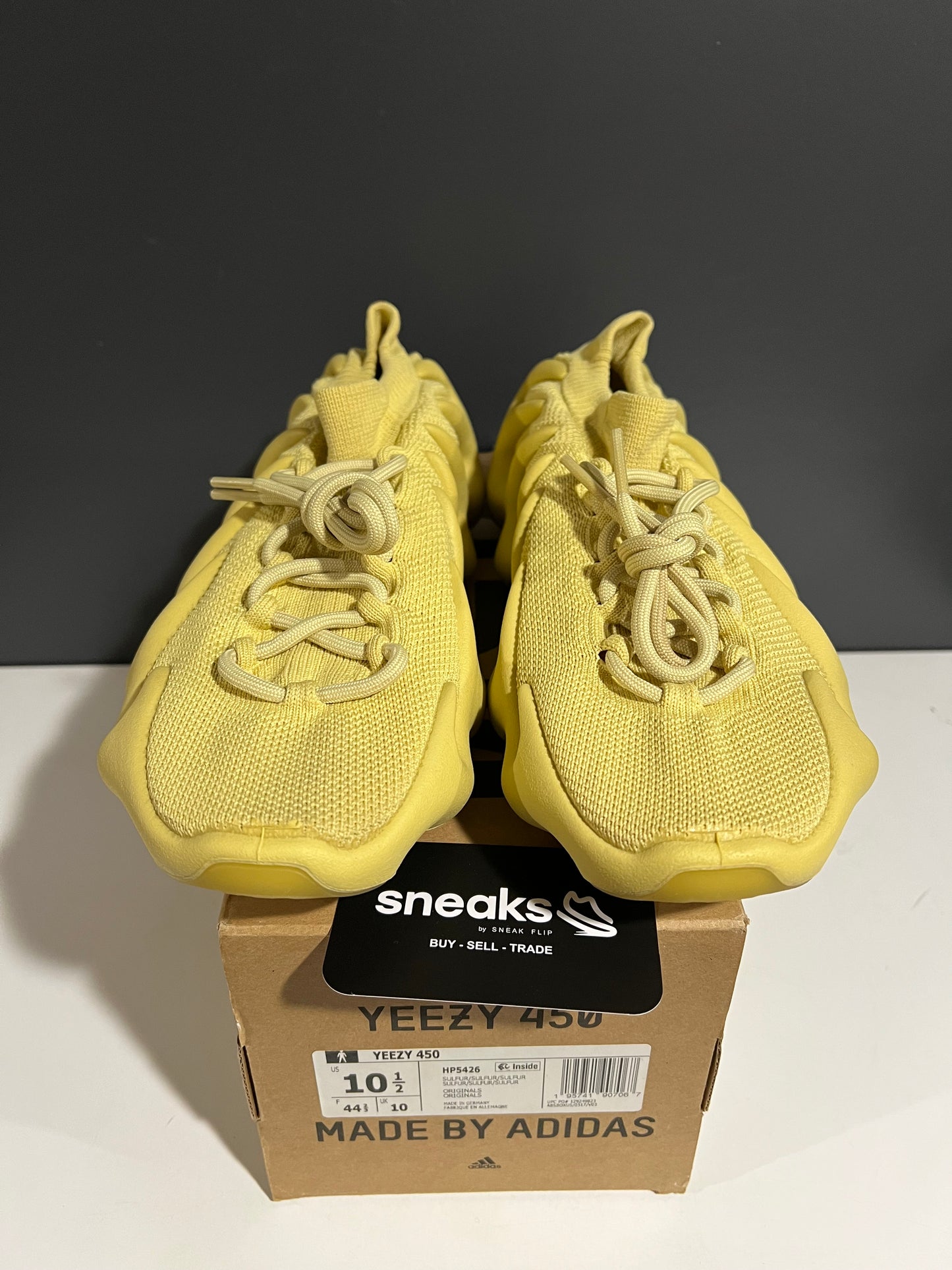 USED Yeezy 450 Sulfur HP5426 SIZE 10.5M OG ALL AG25-51