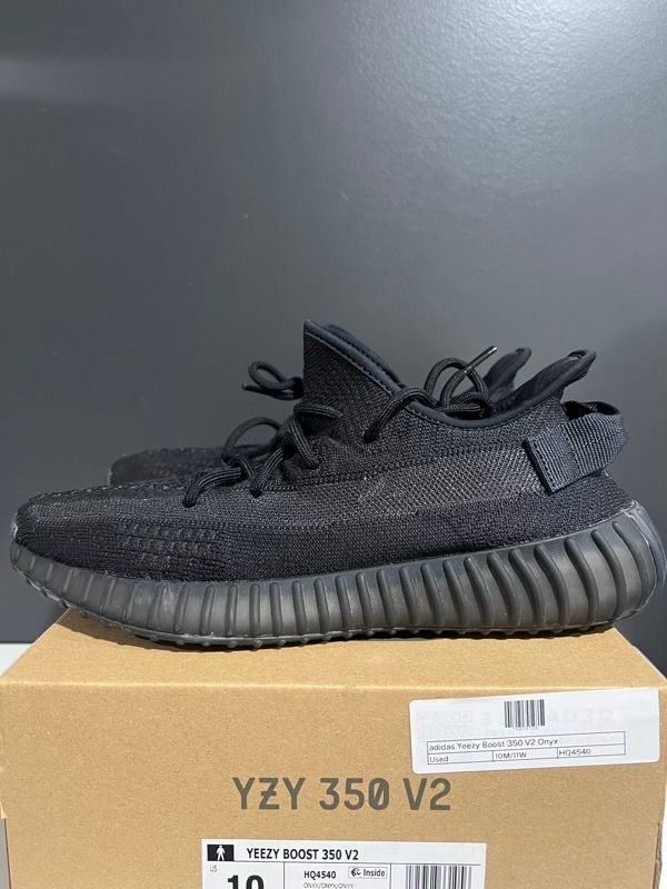 USED SIZE 10M Adidas Yeezy Boost 350 V2 Onyx - Used