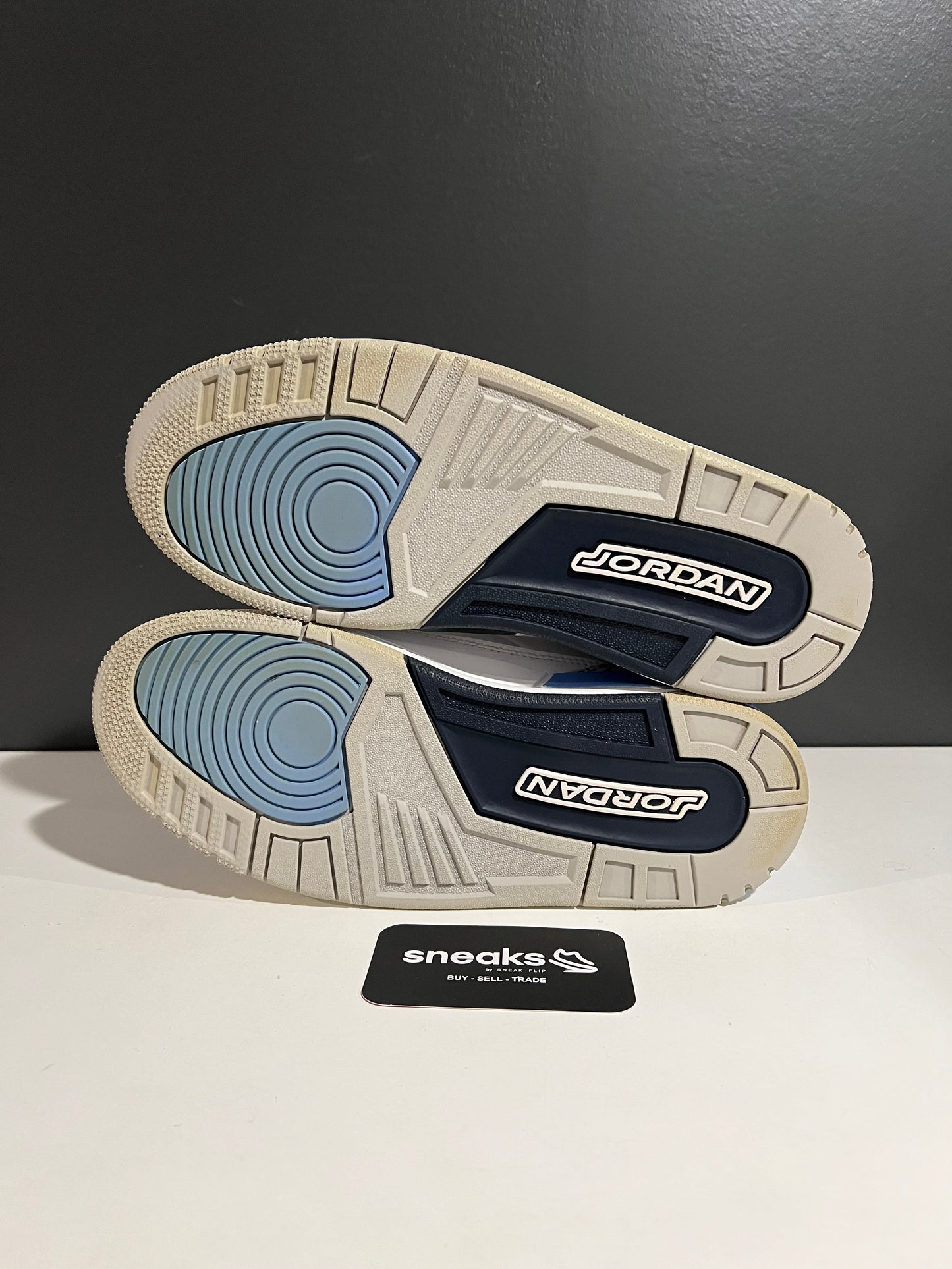 USED Air Jordan 3 Retro UNC CT8532-104 SIZE 8M NO BOX AG25-40