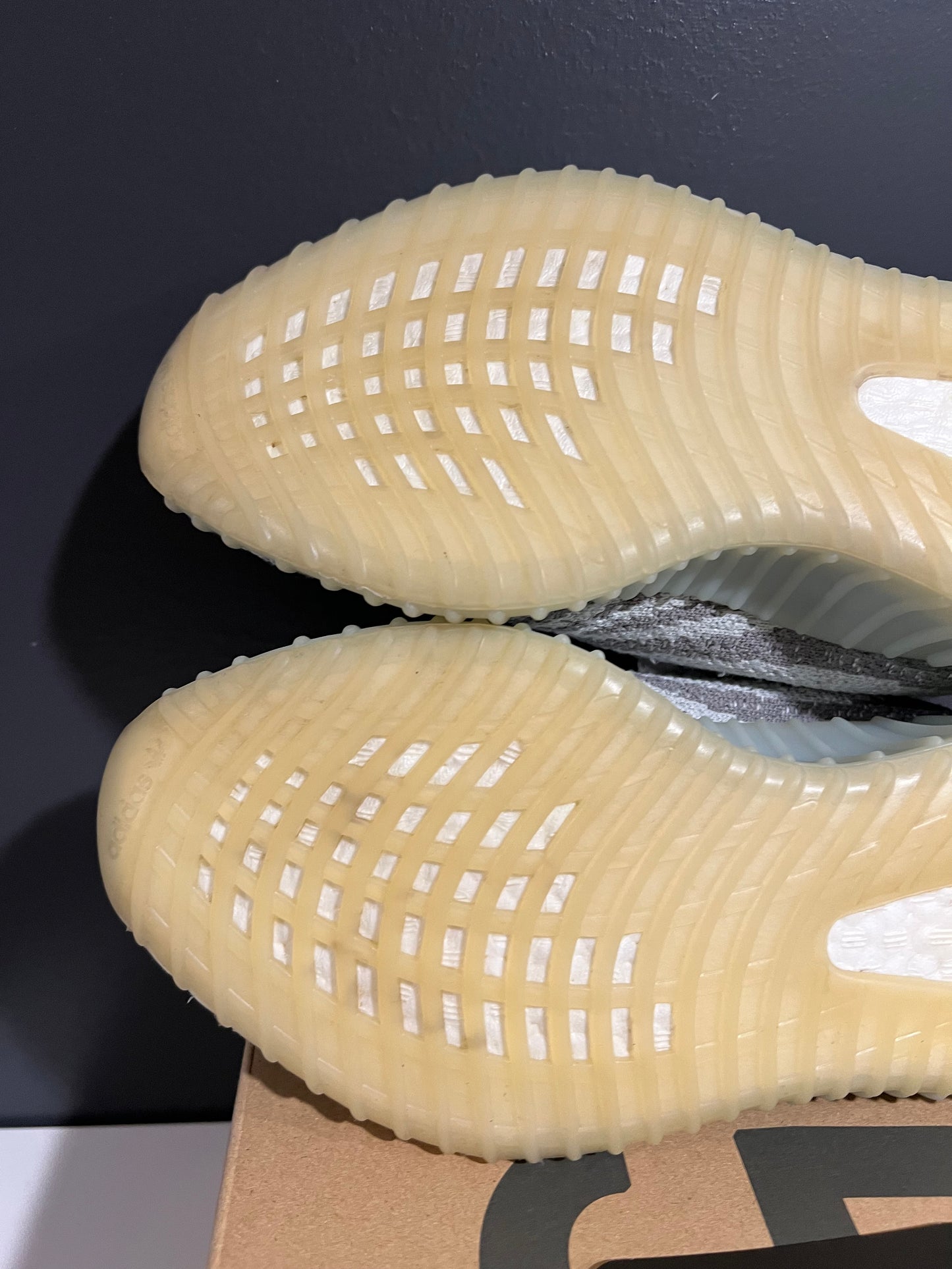 USED Yeezy Boost 350 V2 'Blue Tint' 2017 B37571 SIZE 7.5M OG ALL AG25-174