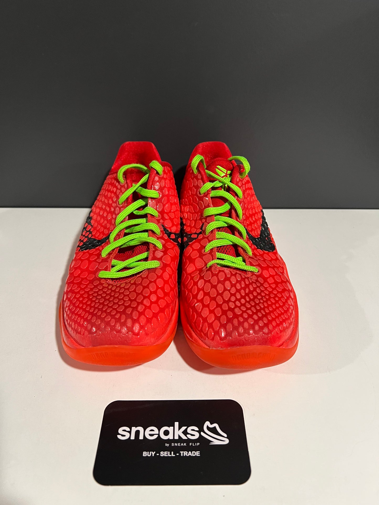 USED Zoom Kobe 6 GS Reverse Grinch FV9676-600 SIZE 4Y NO BOX SP25-068