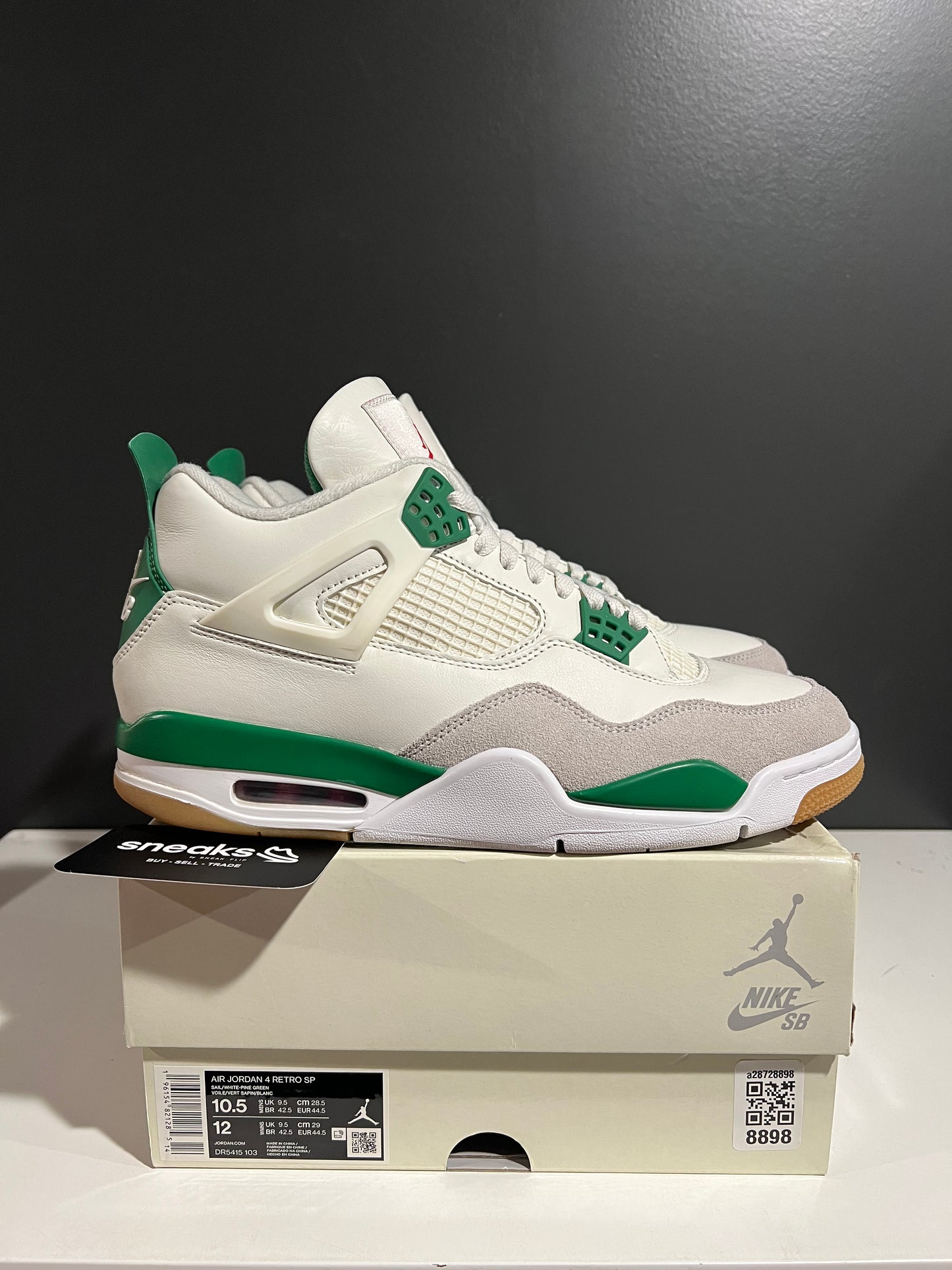 USED Nike SB x Air Jordan 4 Retro SP Pine Green DR5415-103 SIZE 10.5M OG ALL JY25-278
