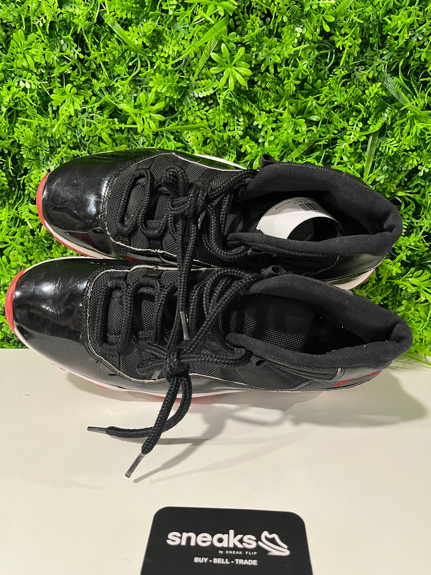 USED Air Jordan 11 Retro Bred 2019 378037-061 SIZE 11M NO BOX