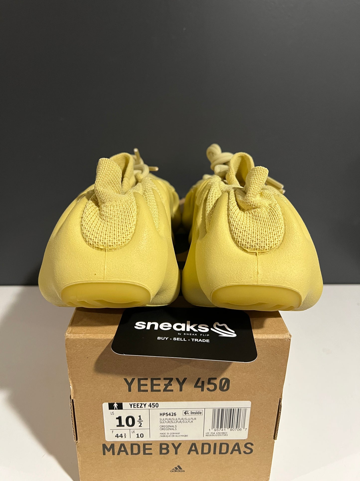 USED Yeezy 450 Sulfur HP5426 SIZE 10.5M OG ALL AG25-51