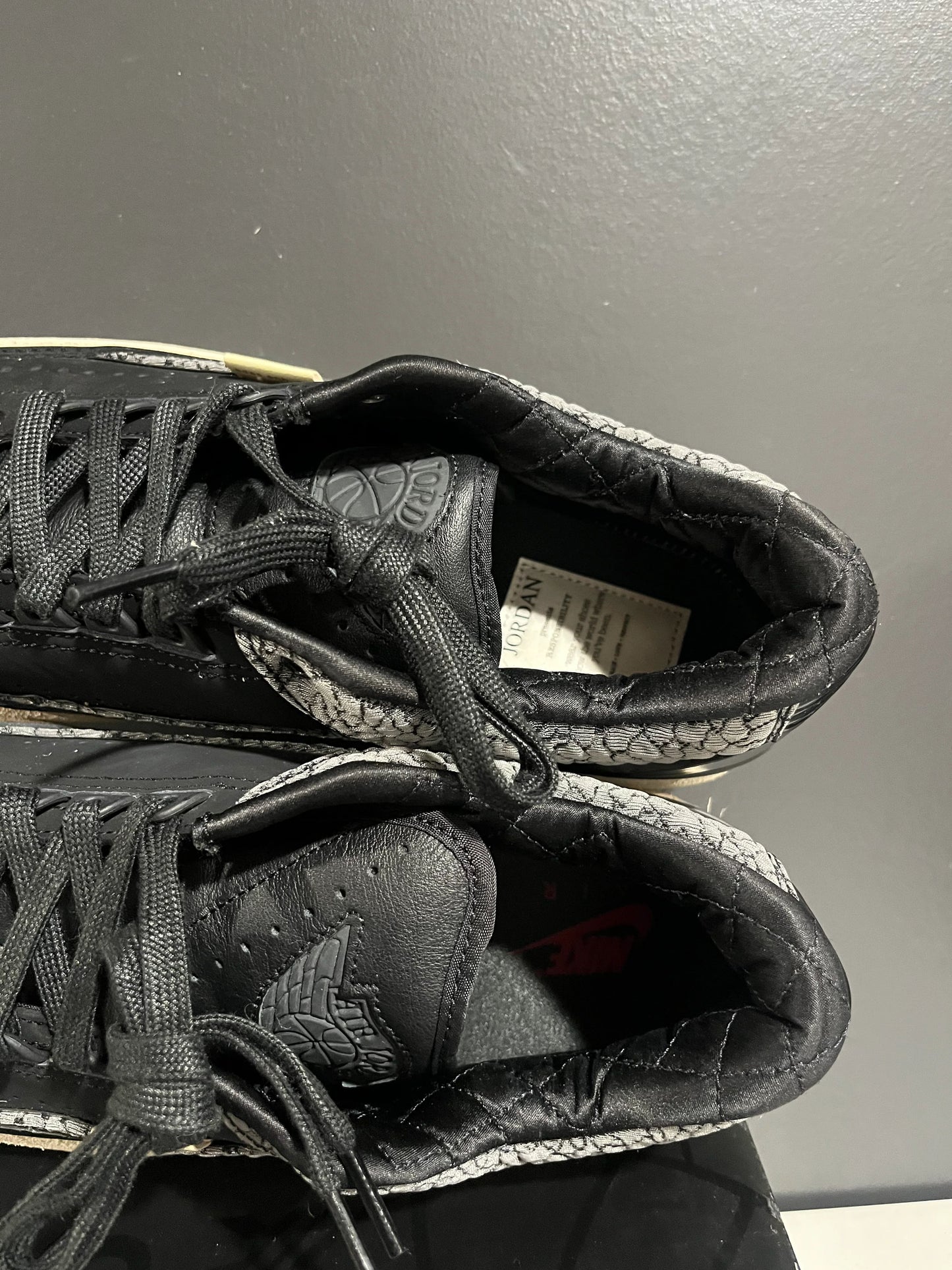 USED SIZE 10M Jordan 2 Retro Low Responsibility - Used