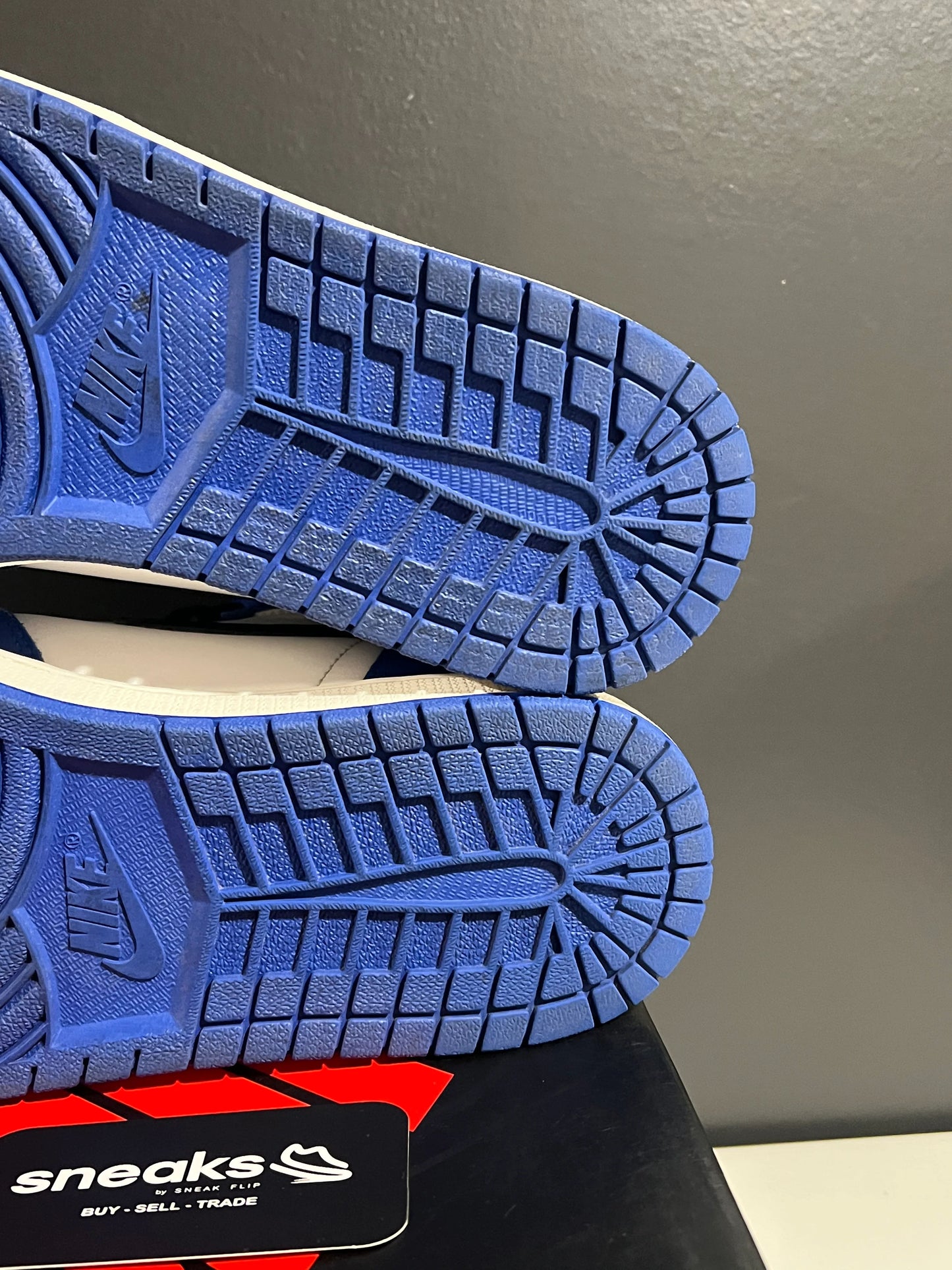 Jordan 1 Retro High OG Laney - Used