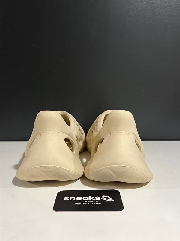 USED SIZE 9M adidas Yeezy Foam RNNR Sand - USED NO BOX