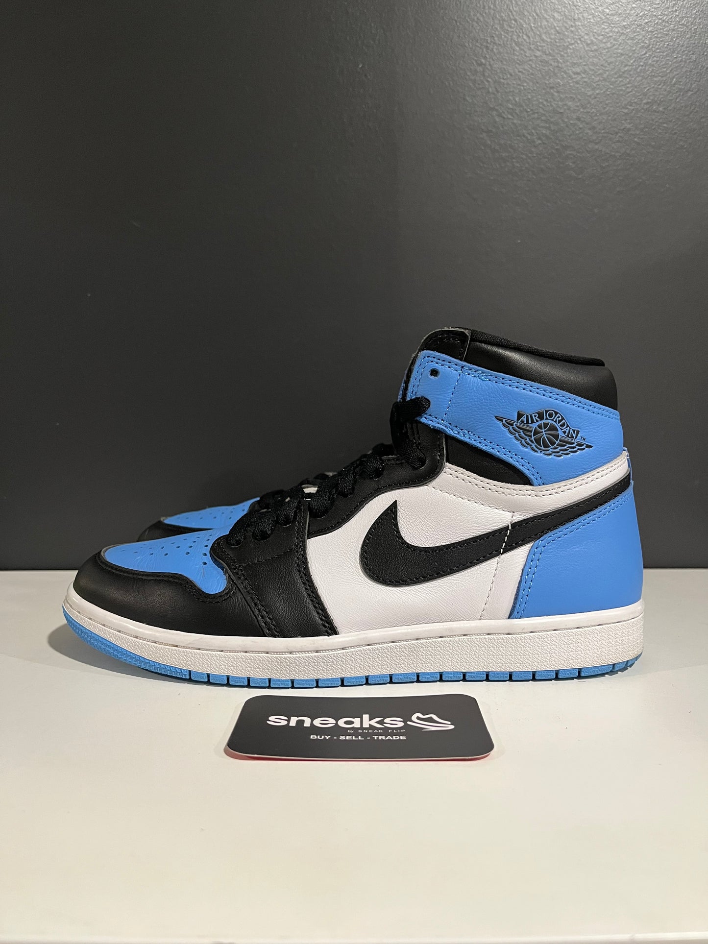 USED Air Jordan 1 Retro High OG UNC Toe DZ5485-400 SIZE 8M NO BOX JN25-241