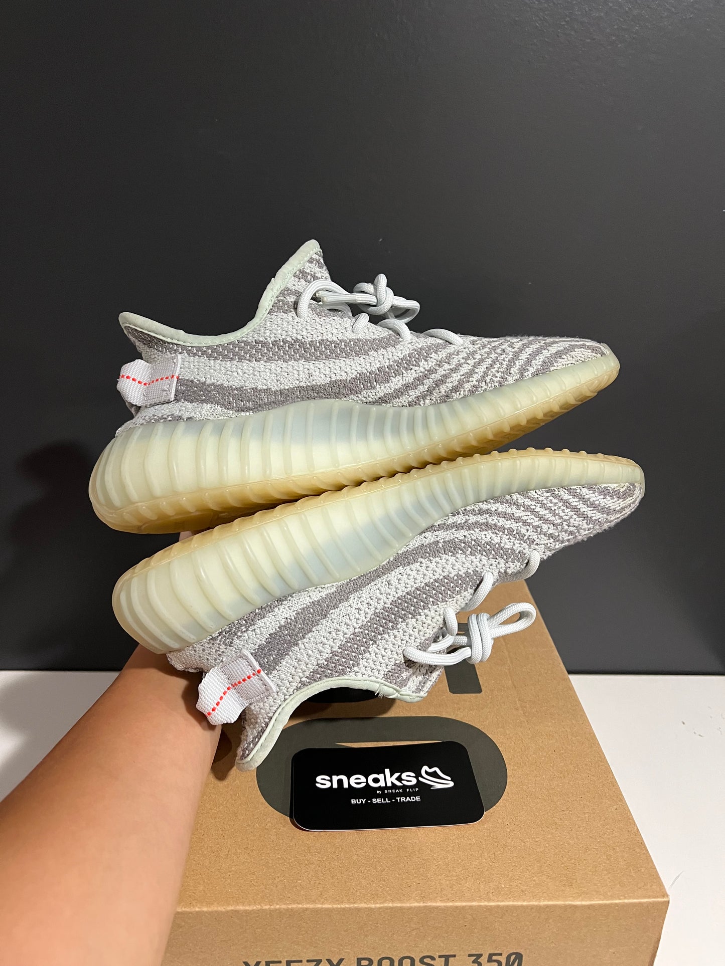 USED Yeezy Boost 350 V2 'Blue Tint' 2017 B37571 SIZE 7.5M OG ALL AG25-174