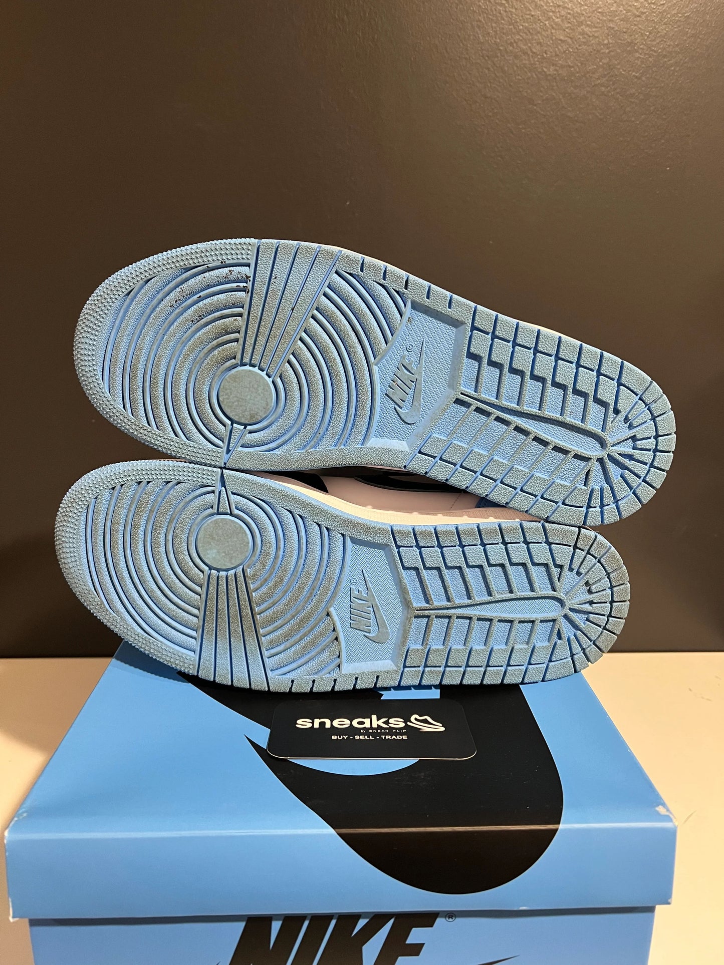 Jordan 1 Retro High OG UNC Toe - Used