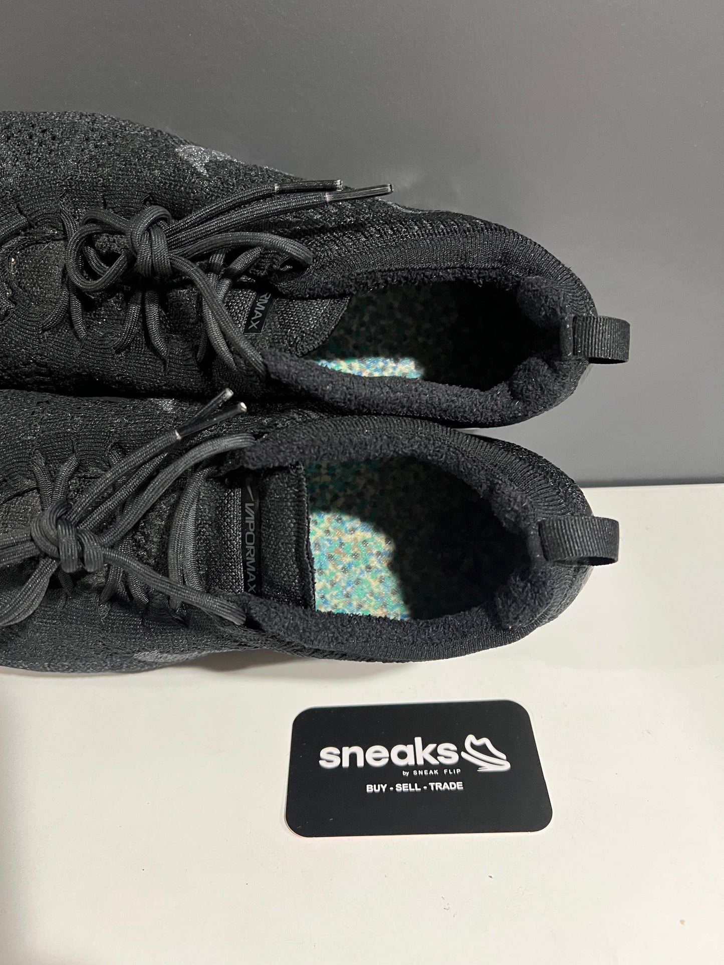 USED Air VaporMax 2023 Flyknit Triple Black DV1678-003 SIZE 11M NO BOX AG25-75