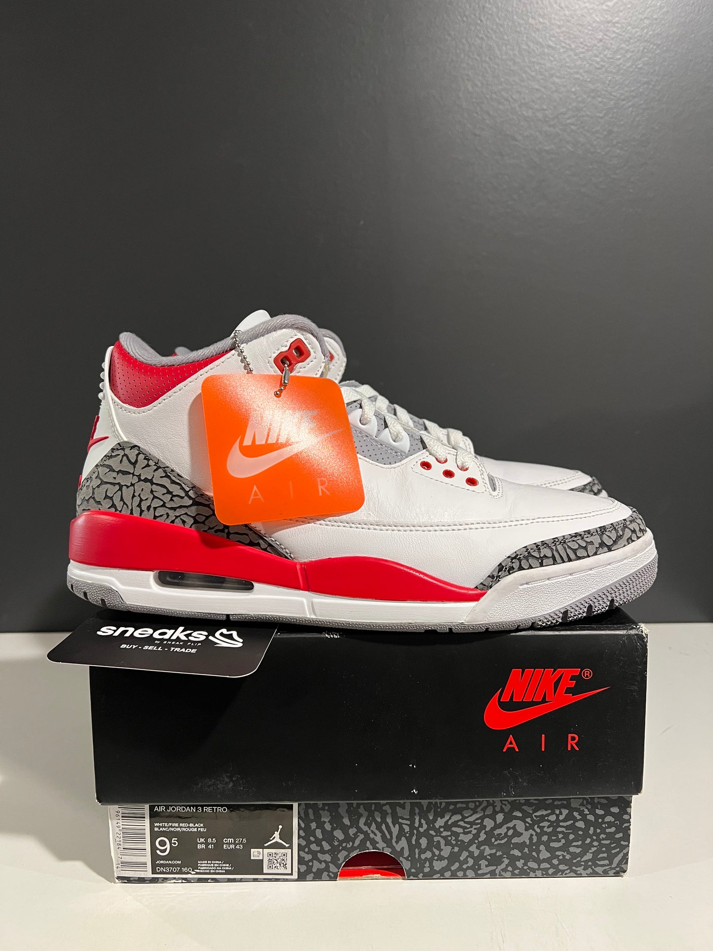 USED Air Jordan 3 Retro Fire Red 2022 DN3707-160 SIZE 9.5M OG ALL AG25-341