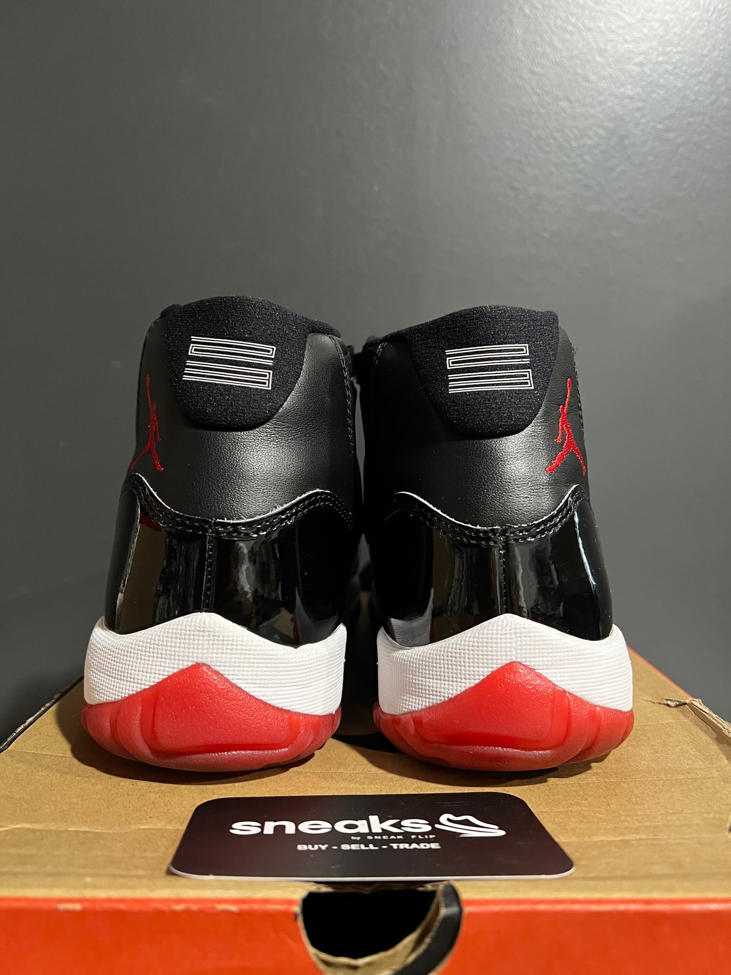 USED Air Jordan 11 Retro “Bred” 2019 (Playoffs) 378037-061 SIZE 8M OG ALL JY25-282