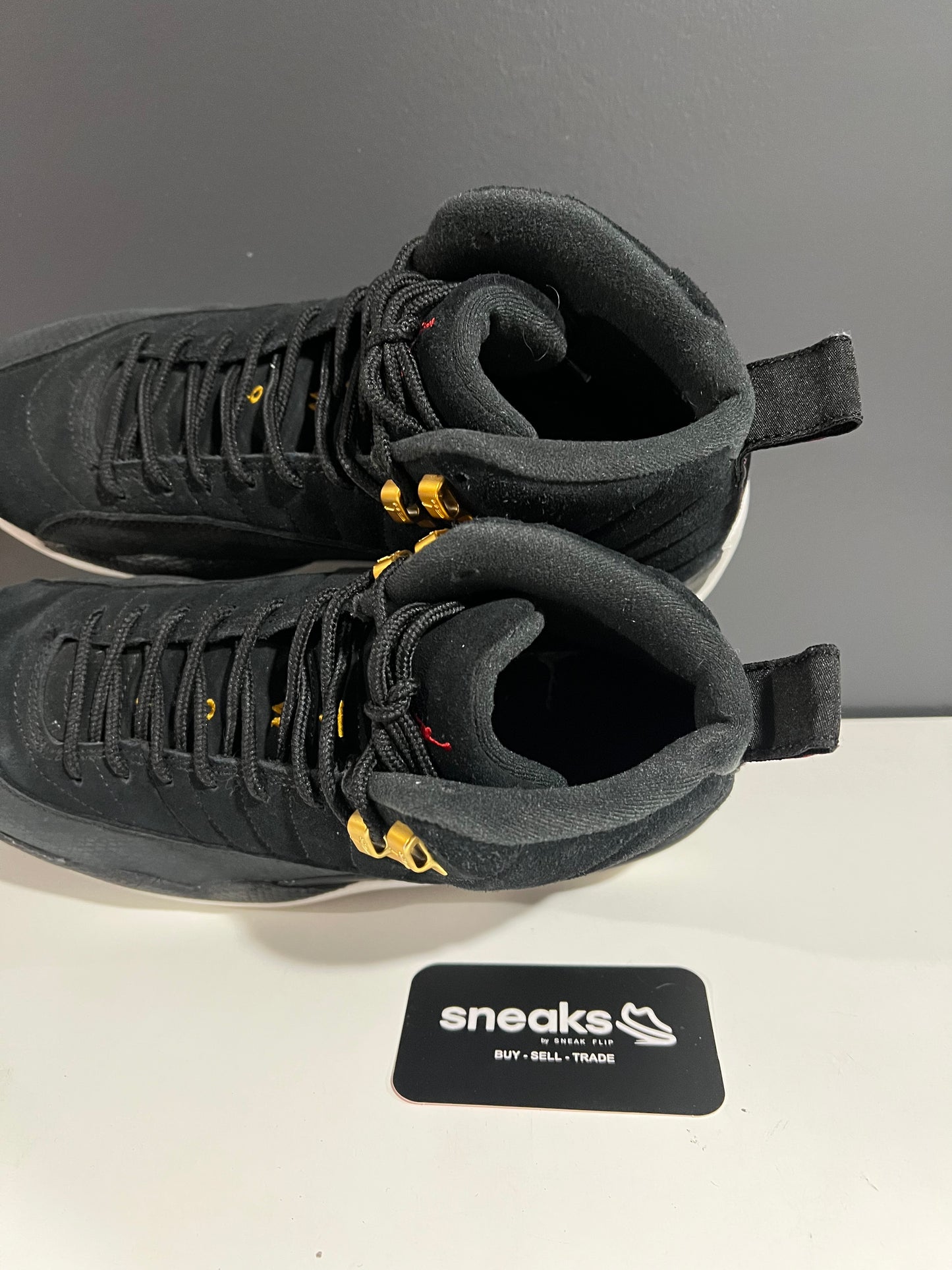 USED Air Jordan 12 Retro Reverse Taxi 130690-017 SIZE 8M NO BOX