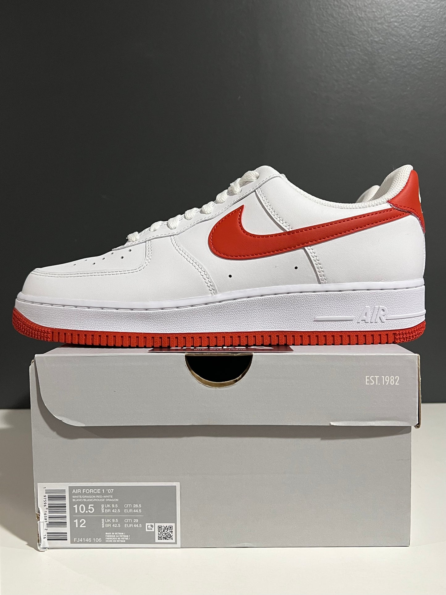 USED Air Force 1 '07 White Dragon Red FJ4146-106 SIZE 10.5M OG ALL JN25-198