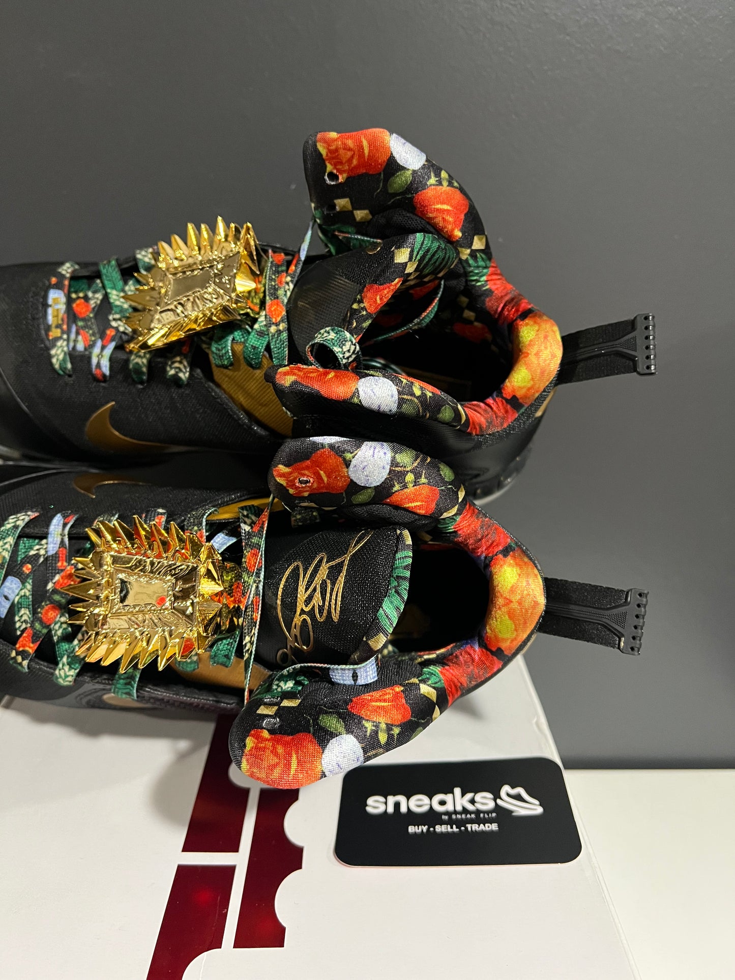 USED LeBron 9 Watch The Throne 2022 DO9353-001 SIZE 10M OG ALL AG25-273