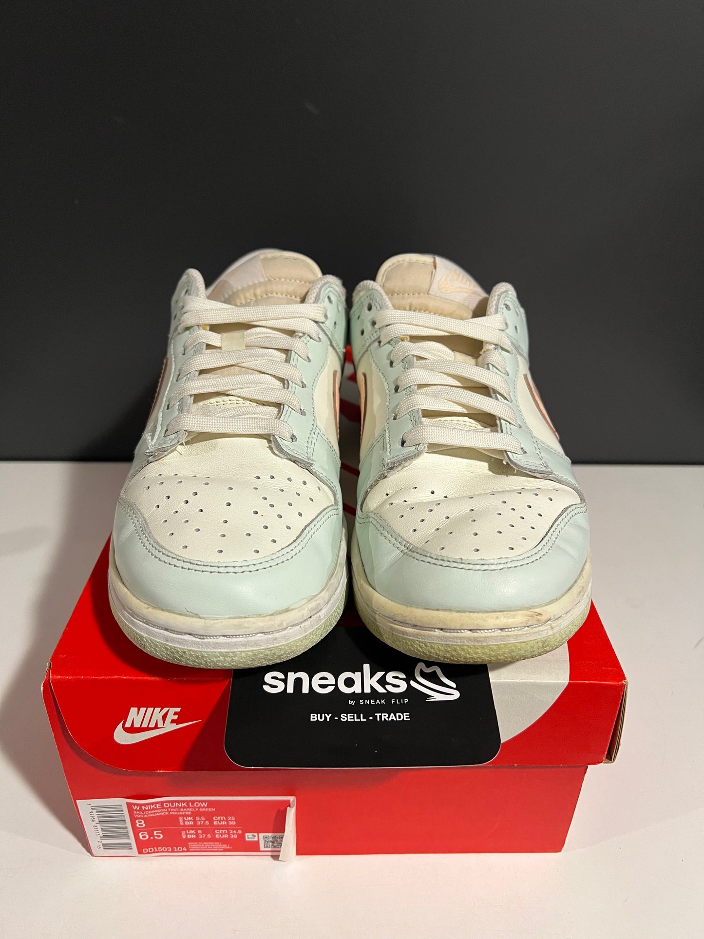 USED Wmns Dunk Low Barely Green DD1503-104 SIZE 6.5M OG ALL AG25-241