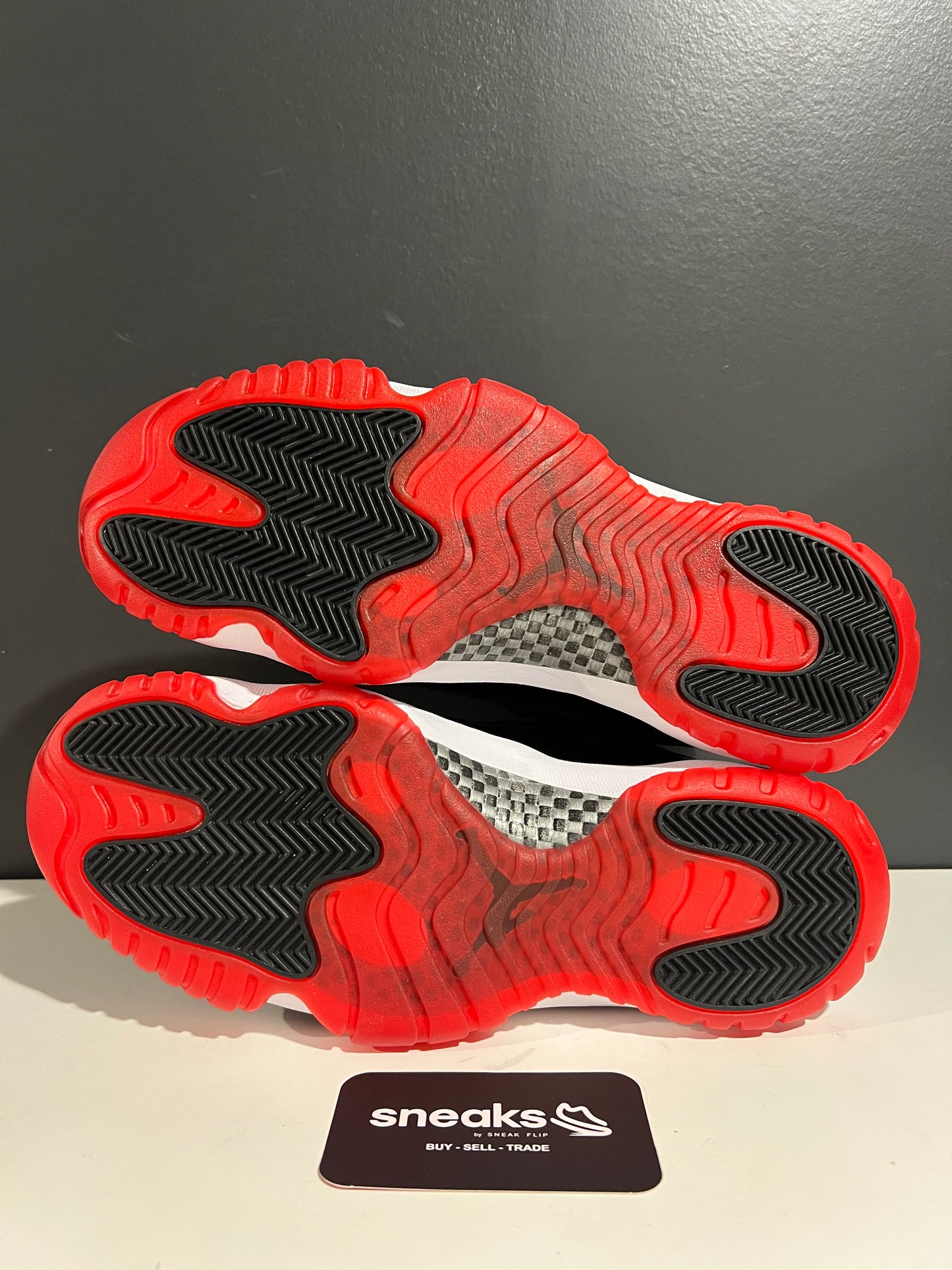 NEW Air Jordan 11 Retro Bred 2012 378037-010 SIZE 9.5M NO BOX AG25-212