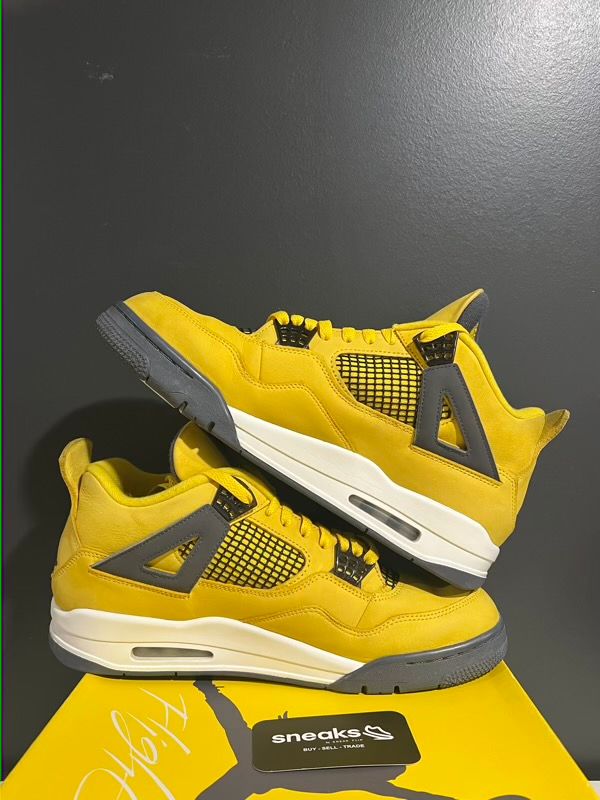 USED SIZE 12M Jordan 4 Retro Lightning (2021) - Used